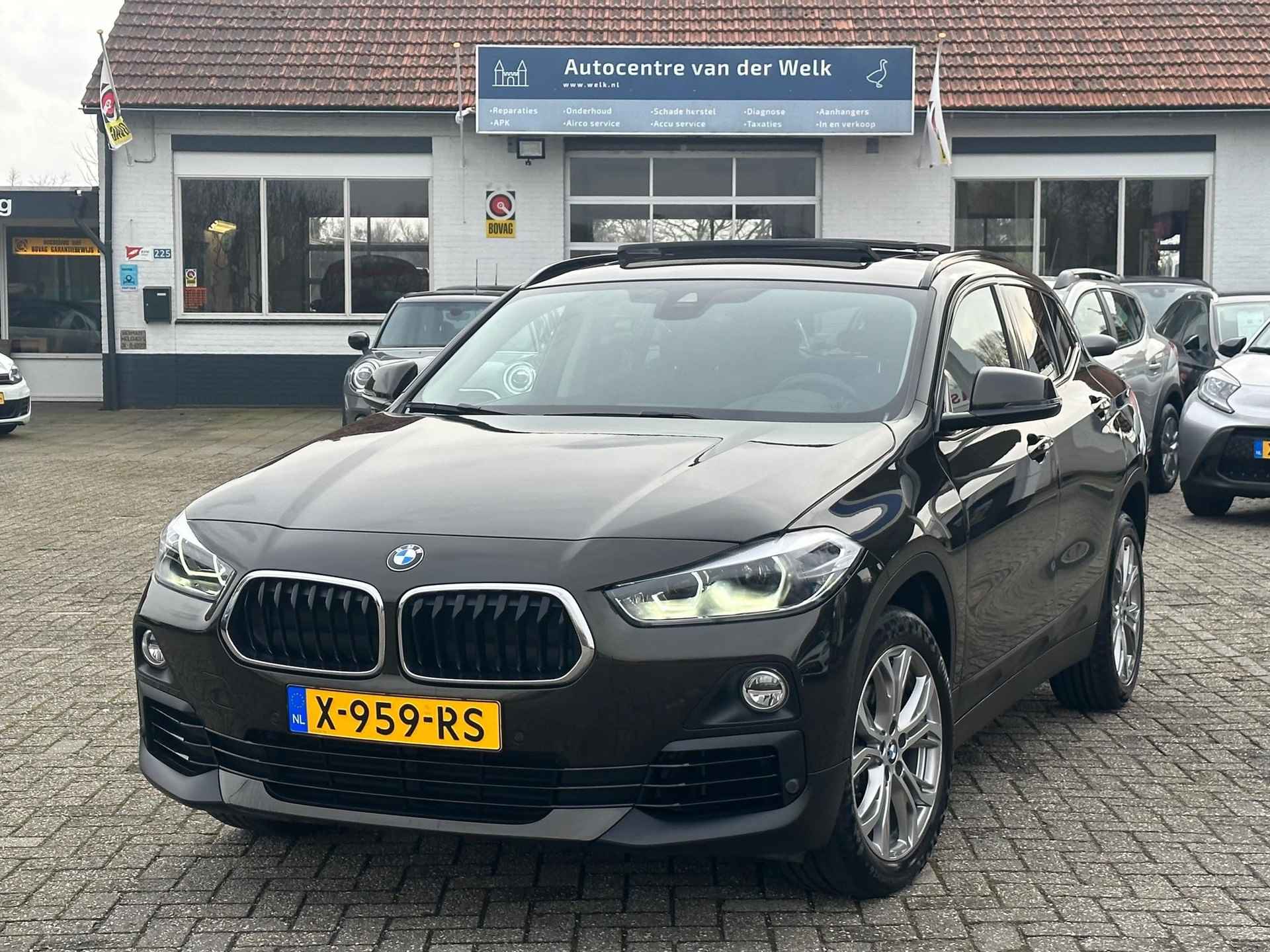 BMW X2 sDrive18i High Executive NAVI | PANO | KLIMA. BOVAG GARANTIE! - 2/33