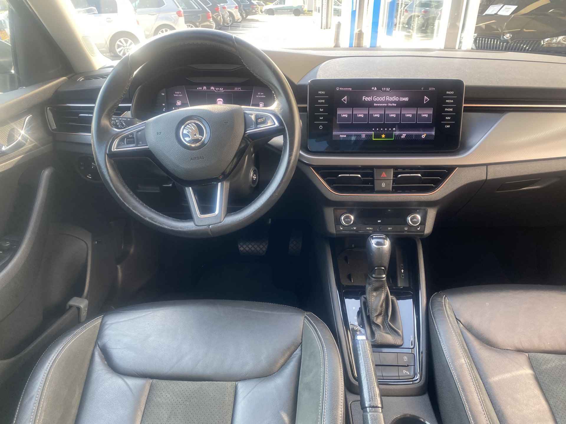 Škoda Kamiq 1.5 TSI ACT Business Edition / AUTOMAAT/ SKODA SOUND/ PARK. SENSOREN/ LED/ STOEL VERWARM./ LEDER/ CRUISE/ APP CONNECT/ VIRTUAL COCKPIT/ NAVI/ CLIMA/ DAB/ - 9/36