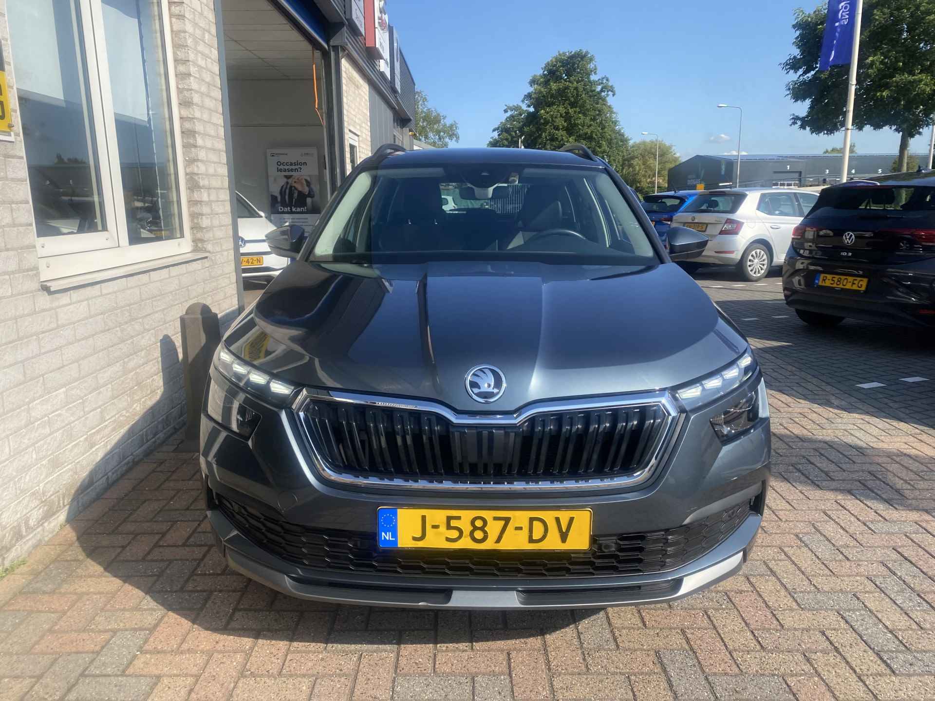 Škoda Kamiq 1.5 TSI ACT Business Edition / AUTOMAAT/ SKODA SOUND/ PARK. SENSOREN/ LED/ STOEL VERWARM./ LEDER/ CRUISE/ APP CONNECT/ VIRTUAL COCKPIT/ NAVI/ CLIMA/ DAB/ - 29/36