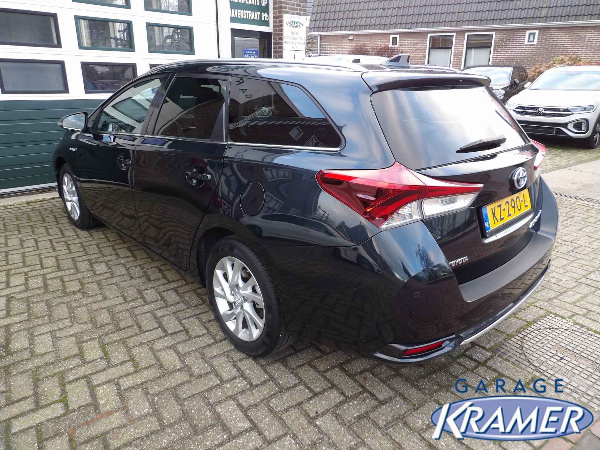 Toyota Auris Touring Sports 1.8 Hybrid Lease pro - 8/33