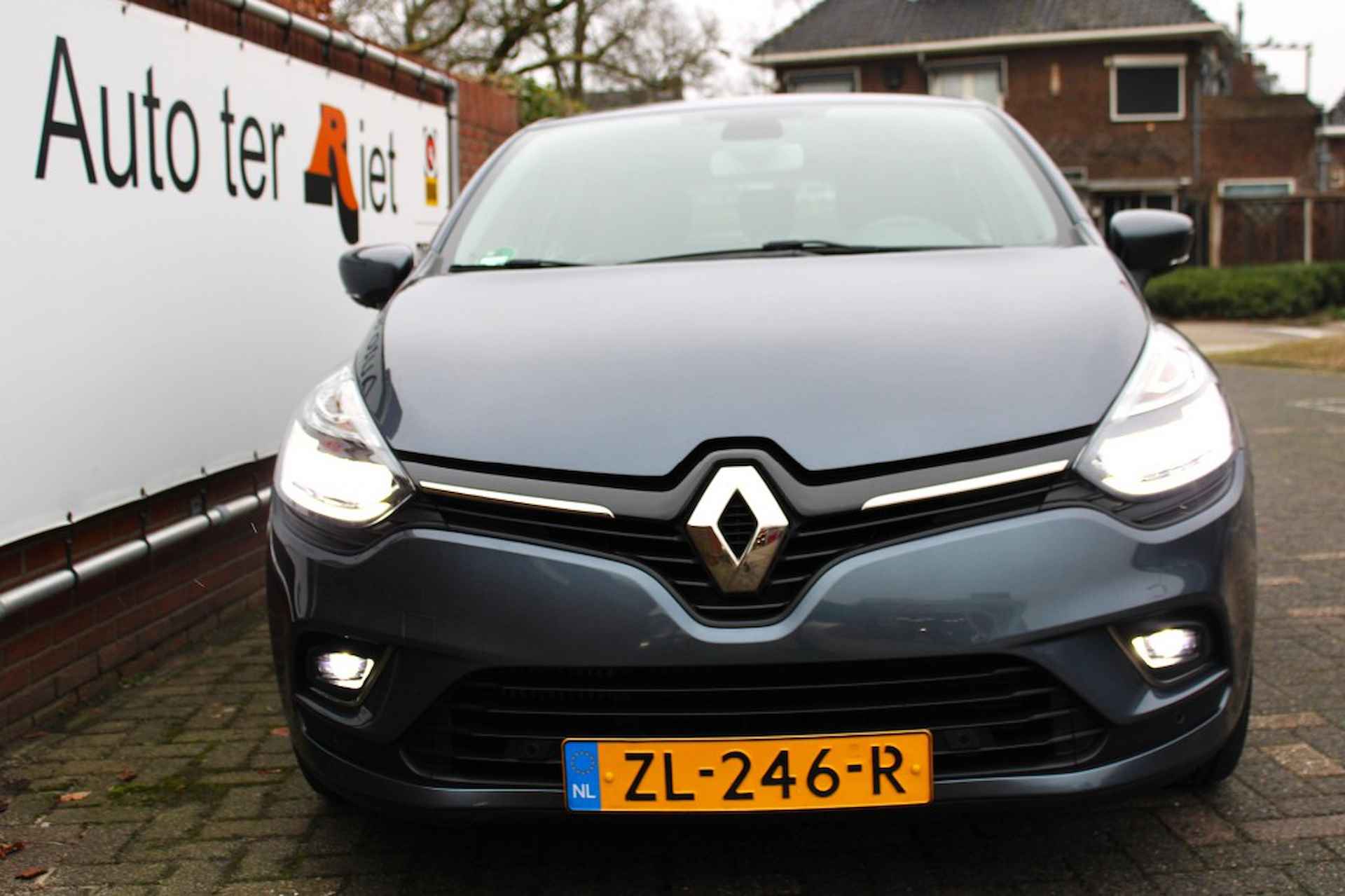 RENAULT Clio TCe 90 pk Intens met o.a. camera, parkeersensoren V.+A. - 2/37