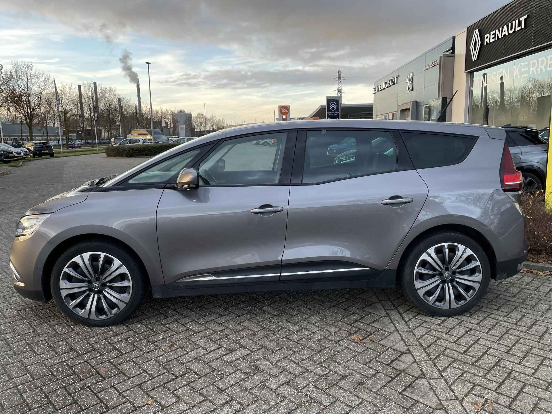 Renault Grand Scénic 140pk Automaat "Adapt Cruise, Carplay/Android Auto, Sensoren" - 6/24