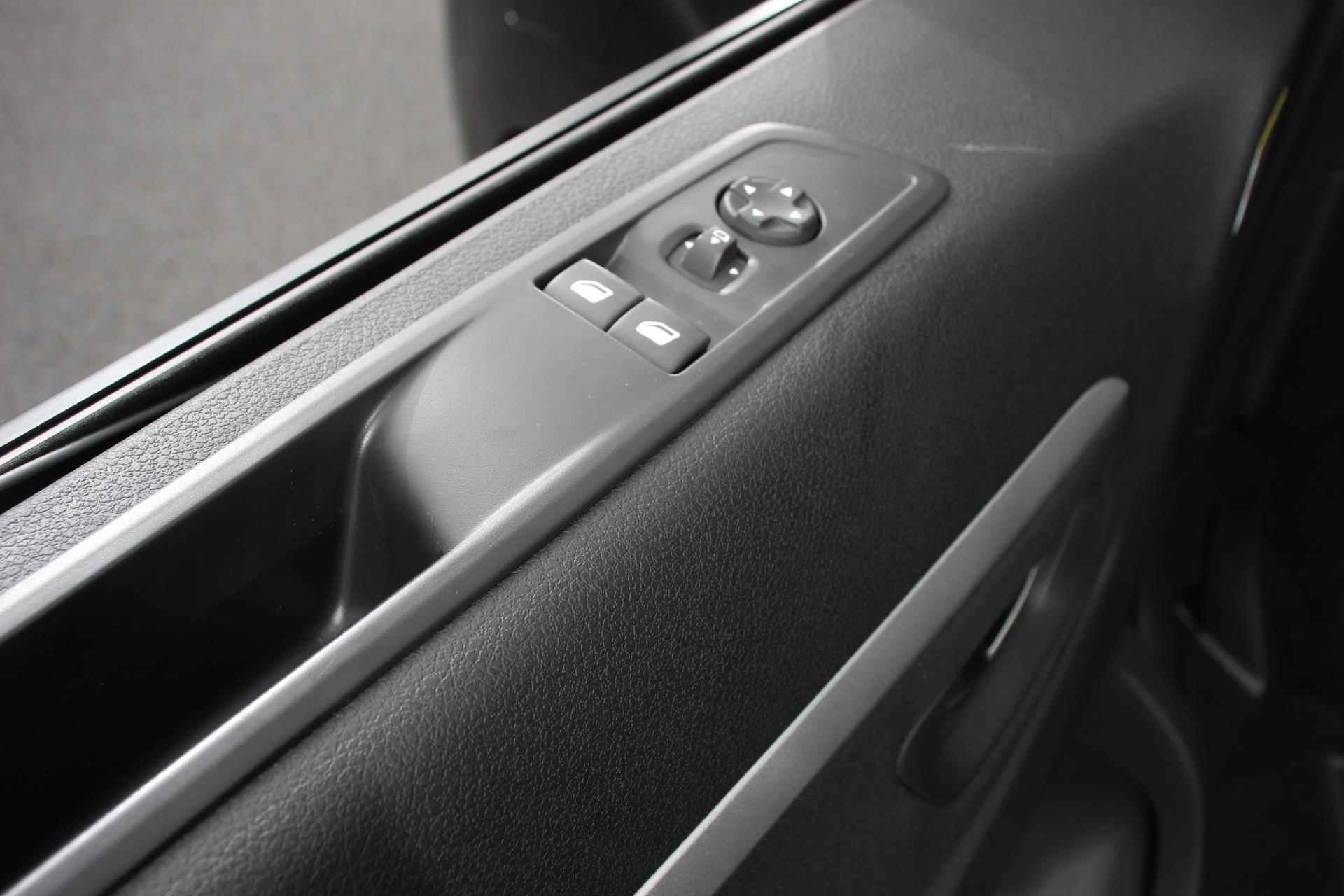 Opel Vivaro-e Combi L2H1 75 kWh e-Zafira 8 persoons ! | Navigatie | Airco | Dab | Camera 360 | Cruise control | Dab | Lichtmetalen velgen | Stoelverwarming - 14/36