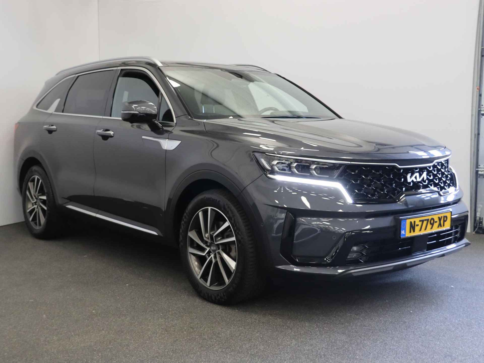 Kia Sorento 1.6T Hybrid ExecutiveLine 7zits | Stoel verwarming en koeling | Rondom camera | Lederen bekleding | Elektrisch bedienbare voorstoelen | HUD | dodehoek detectie | - 3/56