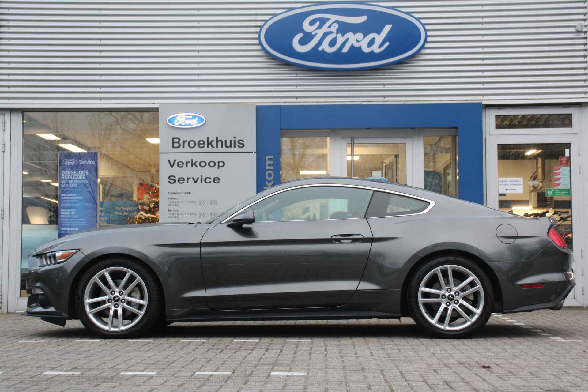 Ford Mustang 2.3EB AUTOMAAT | CUSTOM PACK | UNIEK! | LEDER | ELEKT. STOELEN | NAVI | CAMERA | CLIMA | STOELVERWARMING & KOELING | CRUISE | PA - 2/36