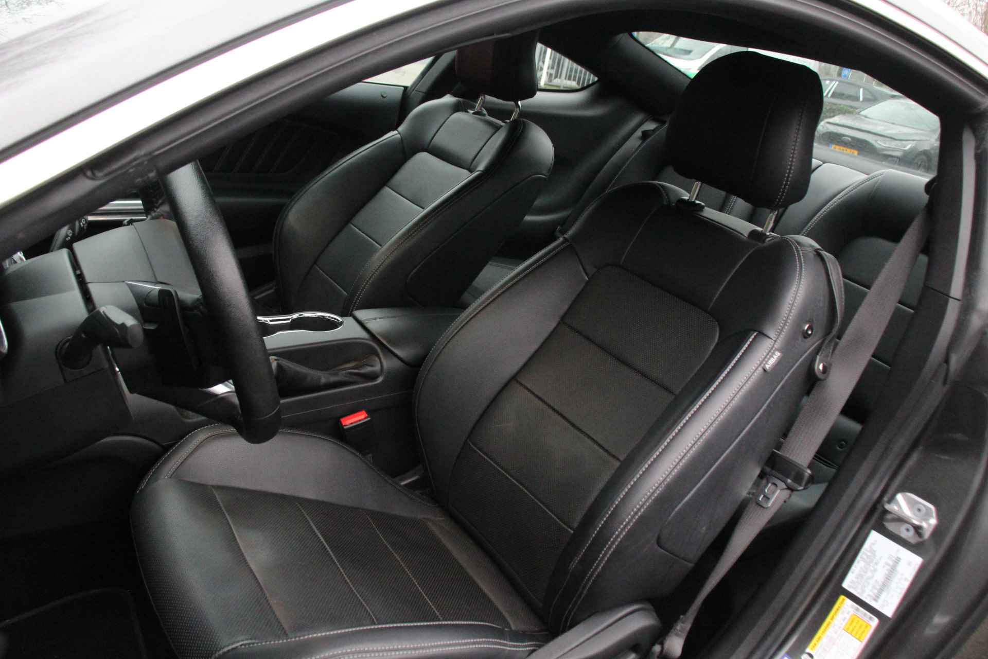 Ford Mustang 2.3EB AUTOMAAT | CUSTOM PACK | UNIEK! | LEDER | ELEKT. STOELEN | NAVI | CAMERA | CLIMA | STOELVERWARMING & KOELING | CRUISE | PA - 31/36