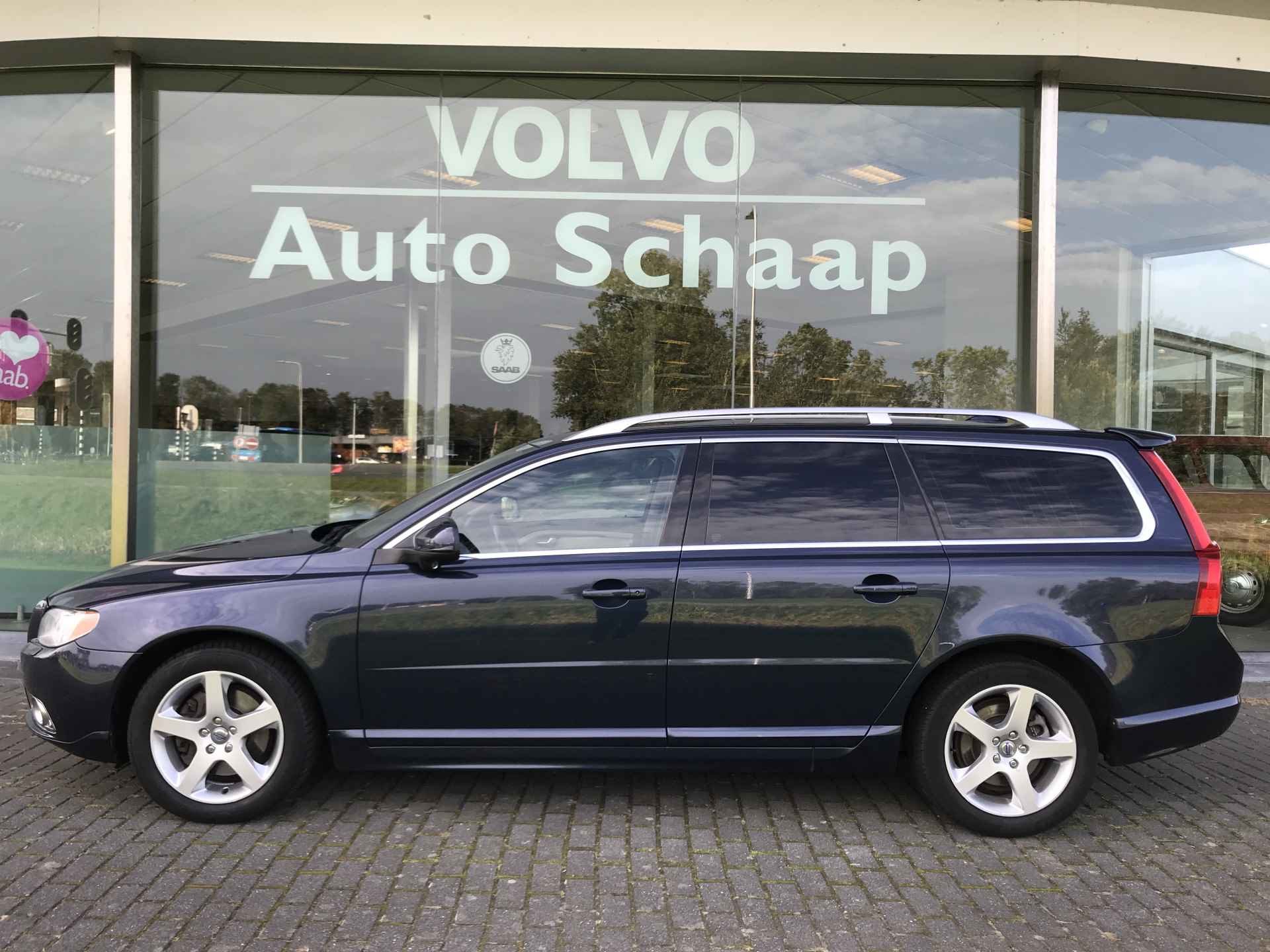 Volvo V70 2.0 D3 Limited Edition Automaat | Rijklaar incl garantie | Adaptieve cruise Trekhaak Schuifdak Xenon - 2/12