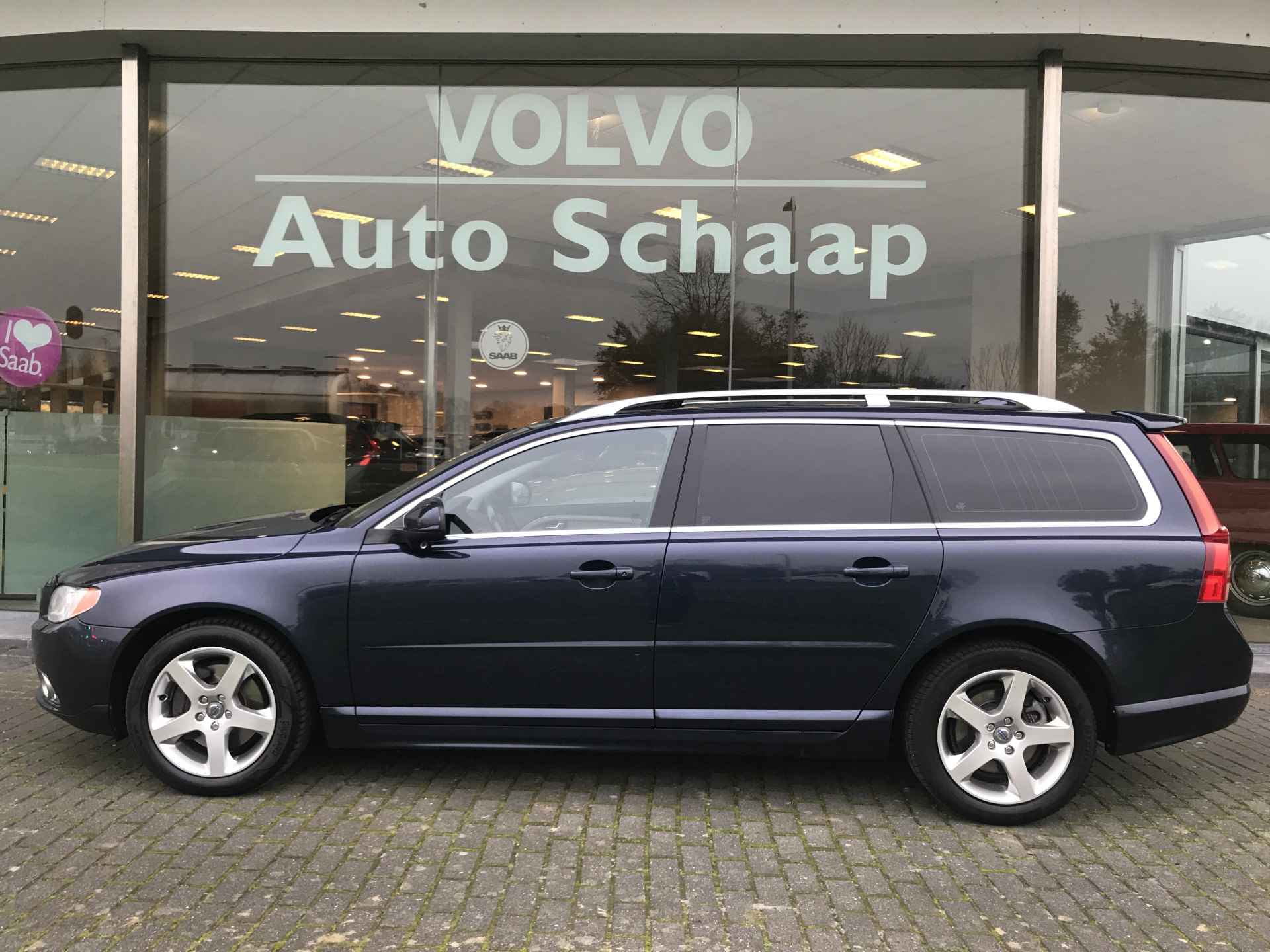 Volvo V70 2.0 D3 Limited Edition Automaat | Rijklaar incl garantie | Adaptieve cruise Trekhaak Schuifdak Xenon - 2/36