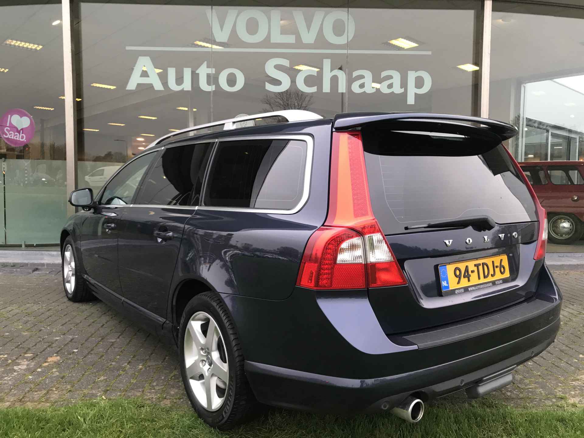 Volvo V70 2.0 D3 Limited Edition Automaat | Rijklaar incl garantie | Adaptieve cruise Trekhaak Schuifdak Xenon - 3/36