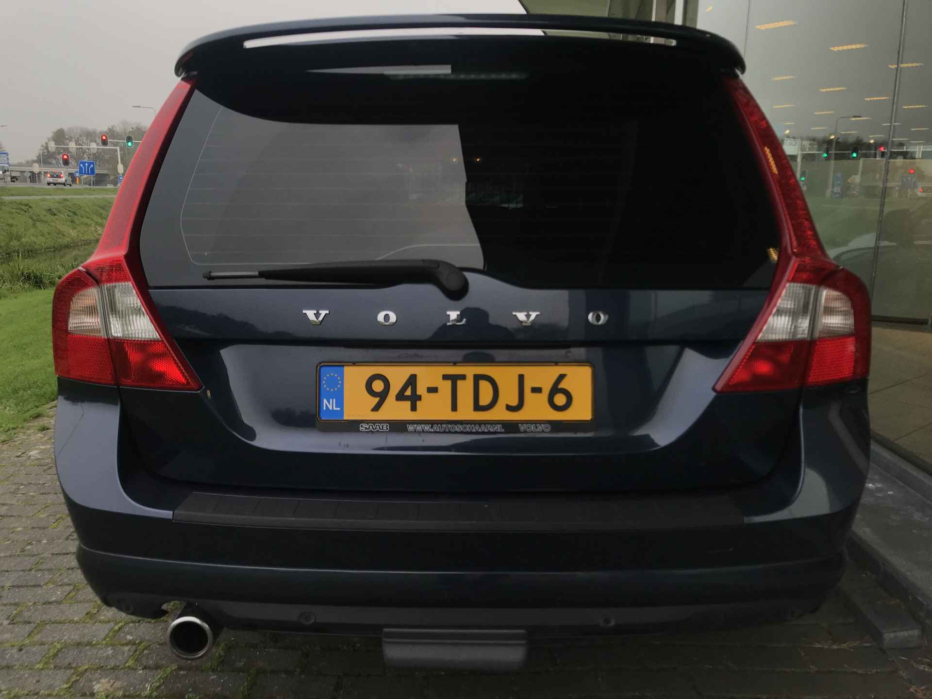 Volvo V70 2.0 D3 Limited Edition Automaat | Rijklaar incl garantie | Adaptieve cruise Trekhaak Schuifdak Xenon - 4/36