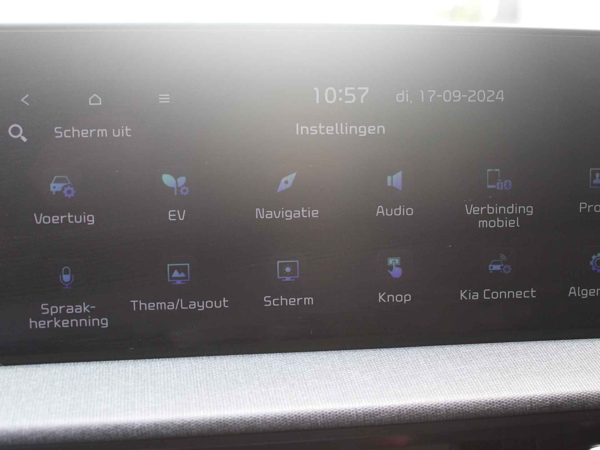 Kia EV6 Air 58 kWh | Navi | Adaptive Cruise | Stoel- & Stuurverwarming | Camera | Apple Carplay - 17/29