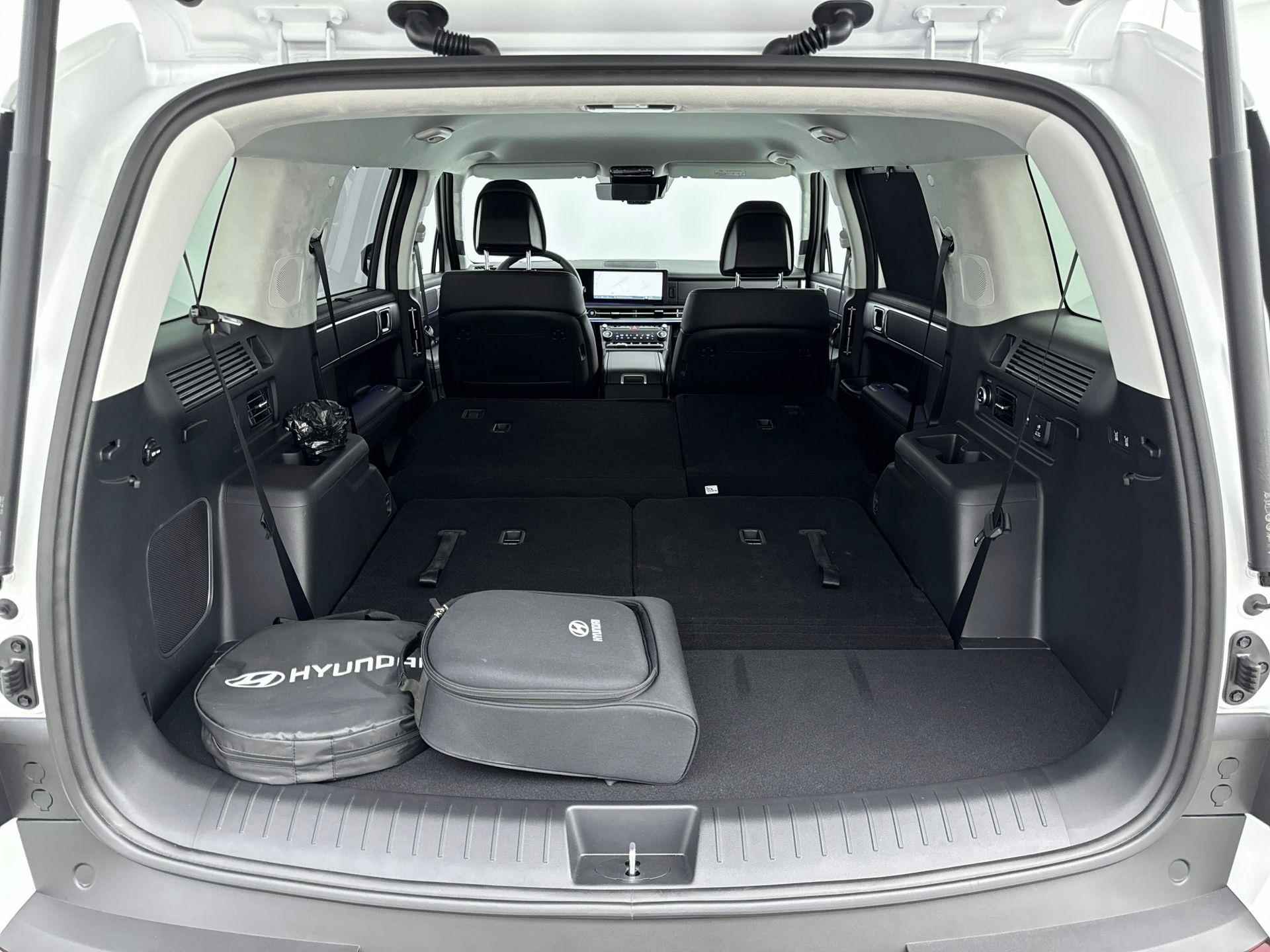 Hyundai Santa Fe 1.6 T-GDI PHEV Premium Plus 4WD 7p. | LEDER | STOELVENTILATIE | NAVI | KEYLESS | CAMERA - 22/35