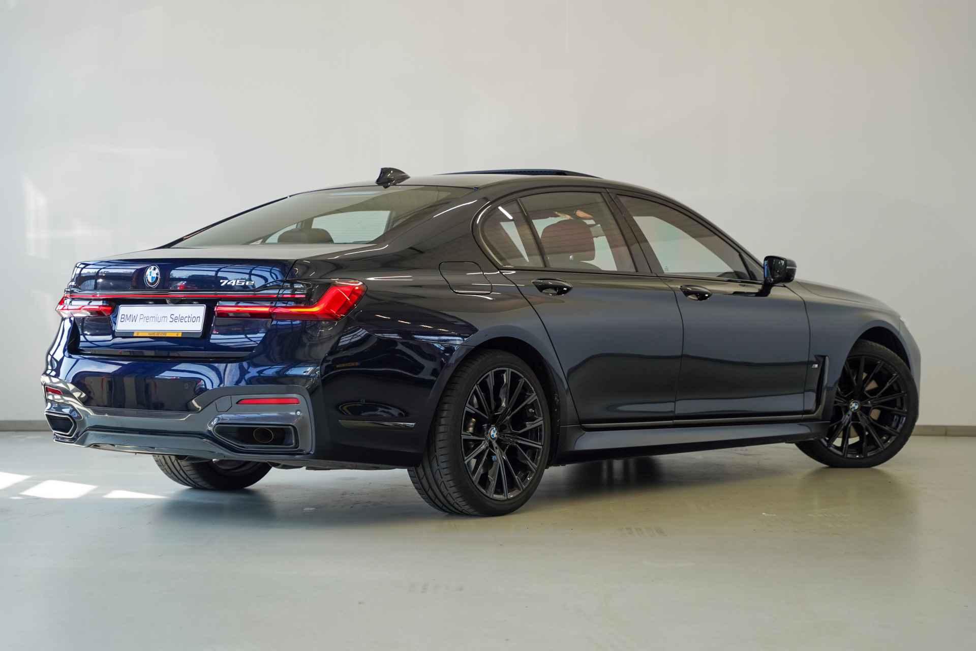 BMW 7 Serie 745e M Sportpakket Aut. - 2/33