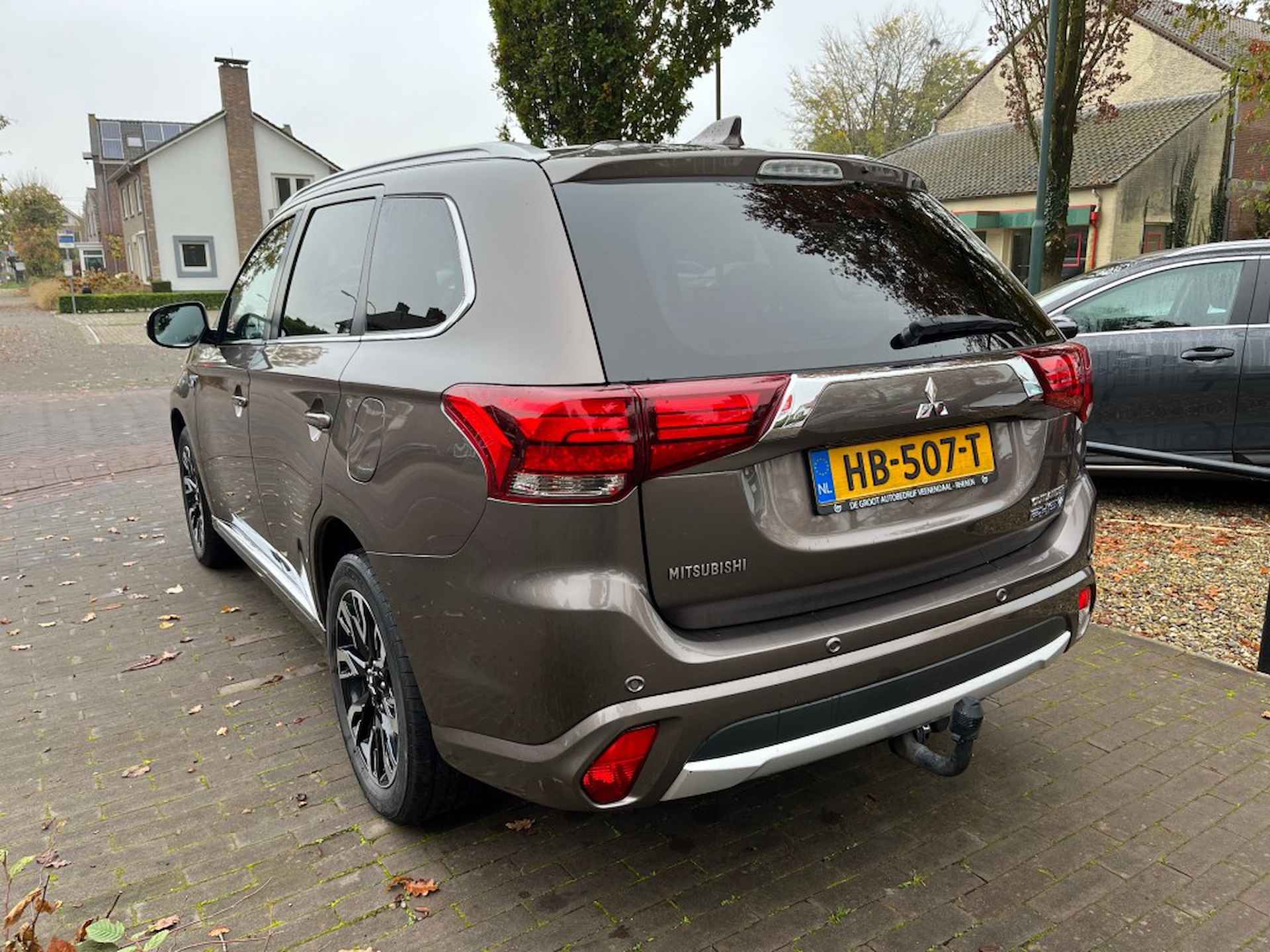 MITSUBISHI Outlander 2.0 PHEV EXECUTIVE EDITION / NAVI / CAMERA / STOELVERW. / DAB - 4/17