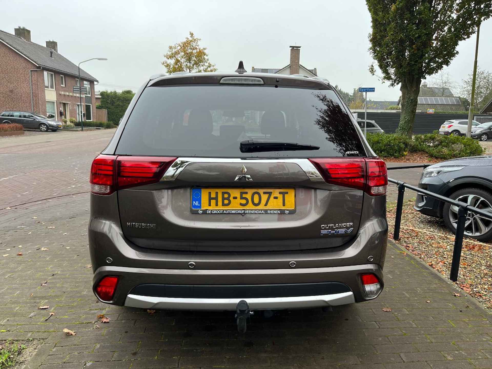 MITSUBISHI Outlander 2.0 PHEV EXECUTIVE EDITION / NAVI / CAMERA / STOELVERW. / DAB - 5/17