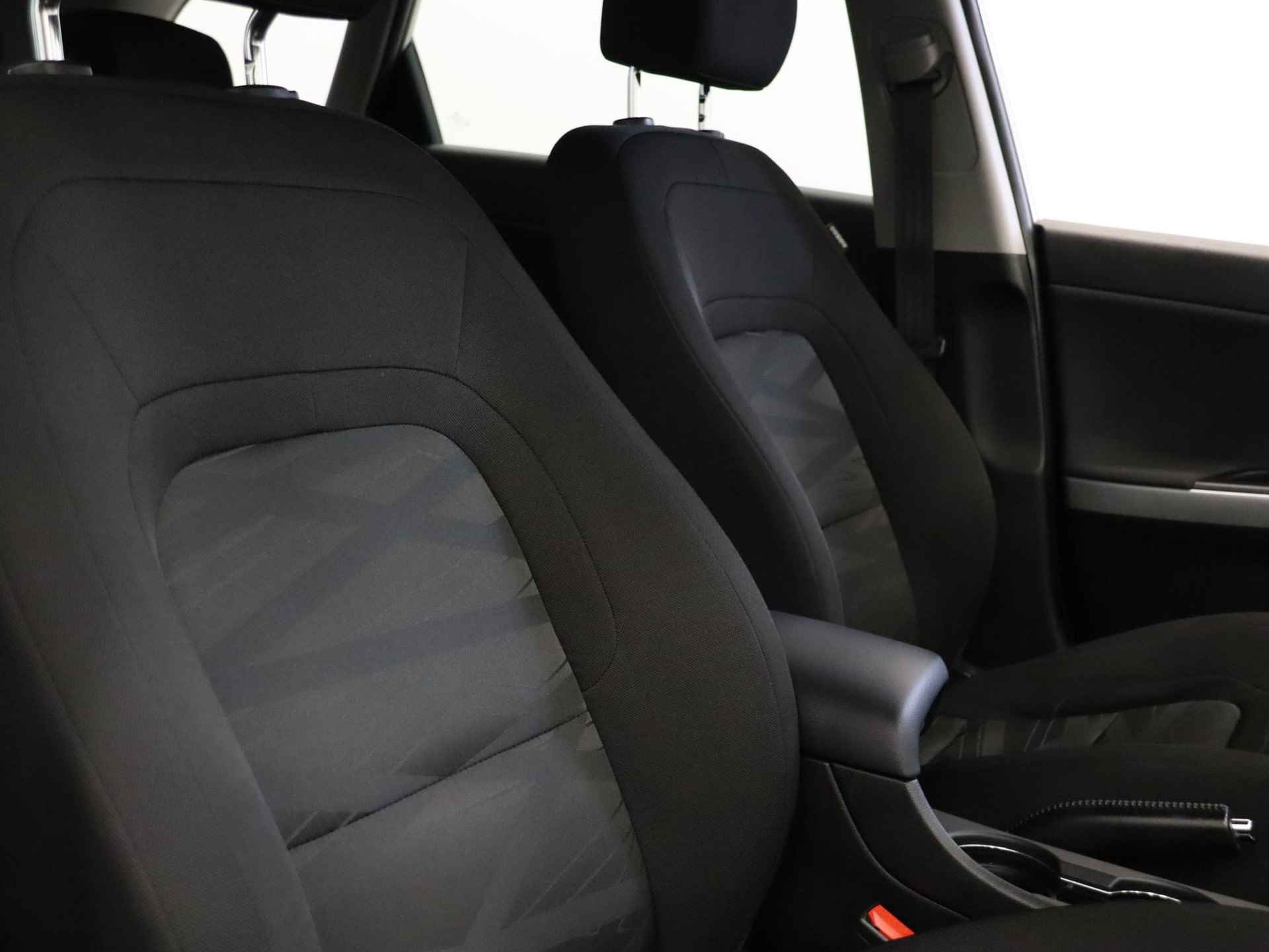 Kia cee'd 1.0 T-GDi First Edition | Navigatie | Camera | Bluetooth | Airco | Cruise control | Parkeersensoren achter | - 16/32