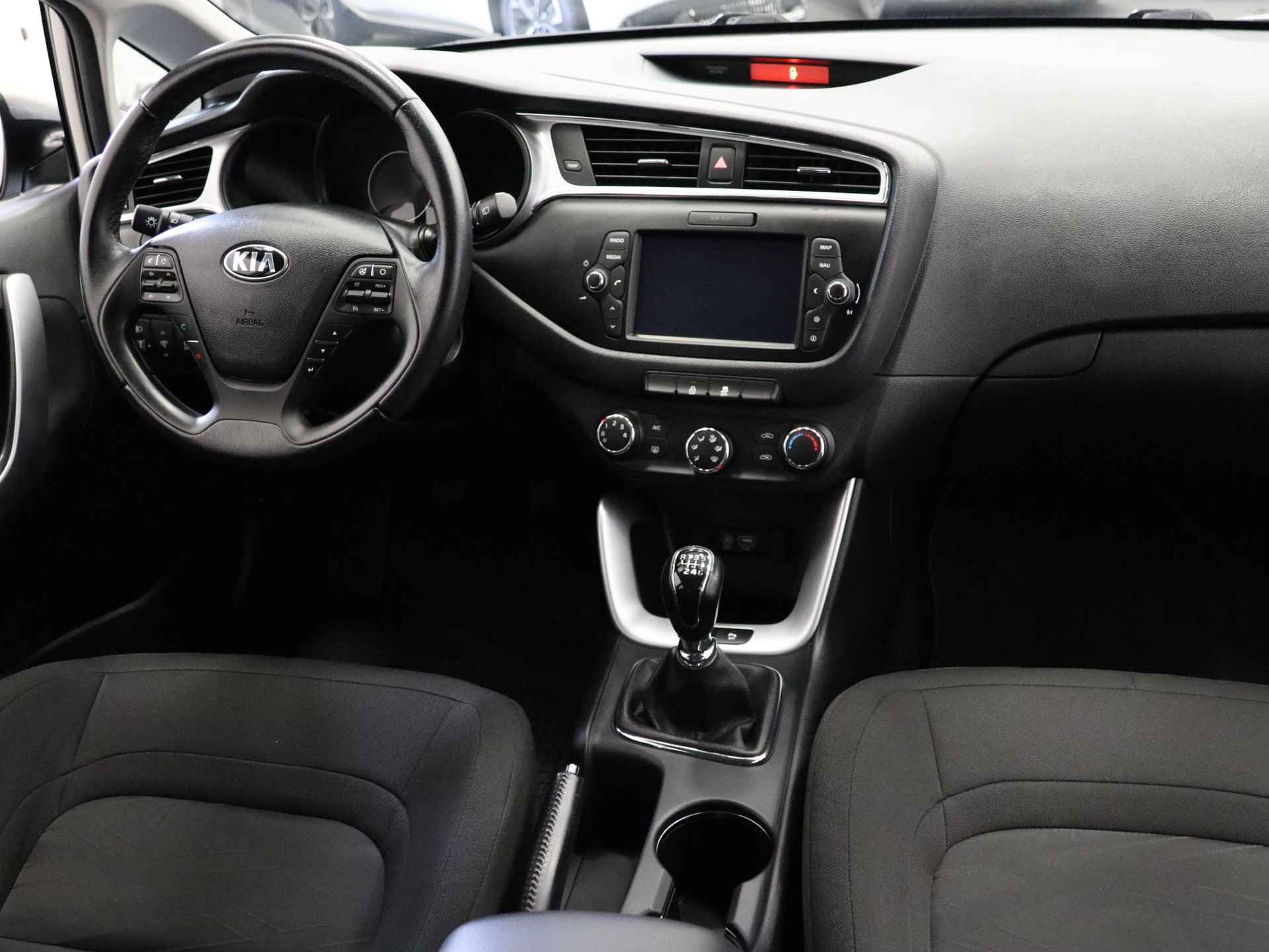 Kia cee'd 1.0 T-GDi First Edition | Navigatie | Camera | Bluetooth | Airco | Cruise control | Parkeersensoren achter | - 18/32