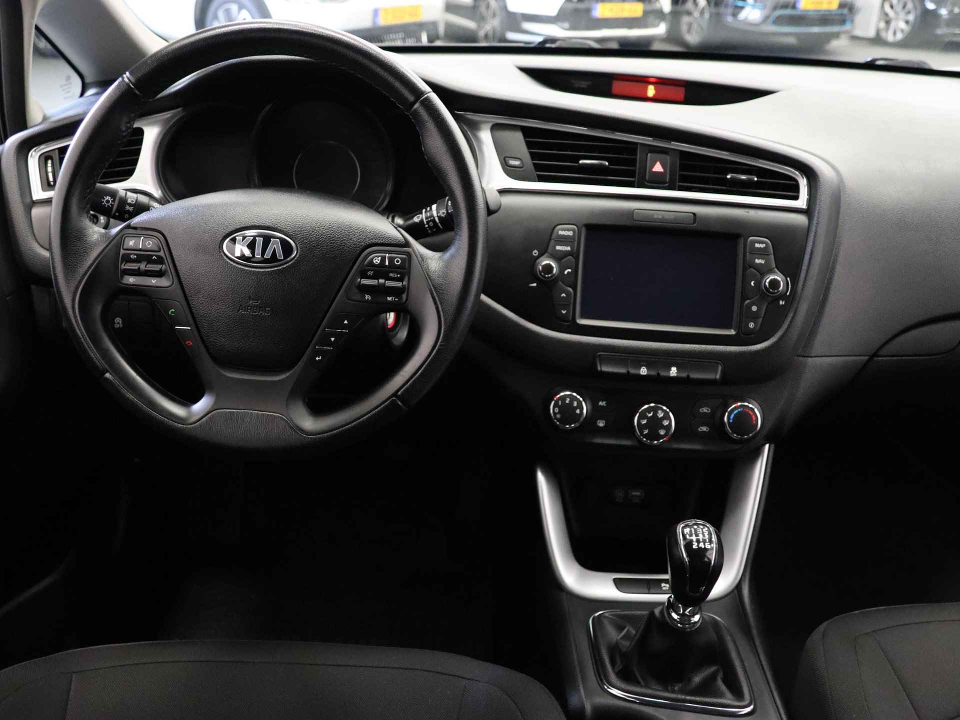 Kia cee'd 1.0 T-GDi First Edition | Navigatie | Camera | Bluetooth | Airco | Cruise control | Parkeersensoren achter | - 19/32