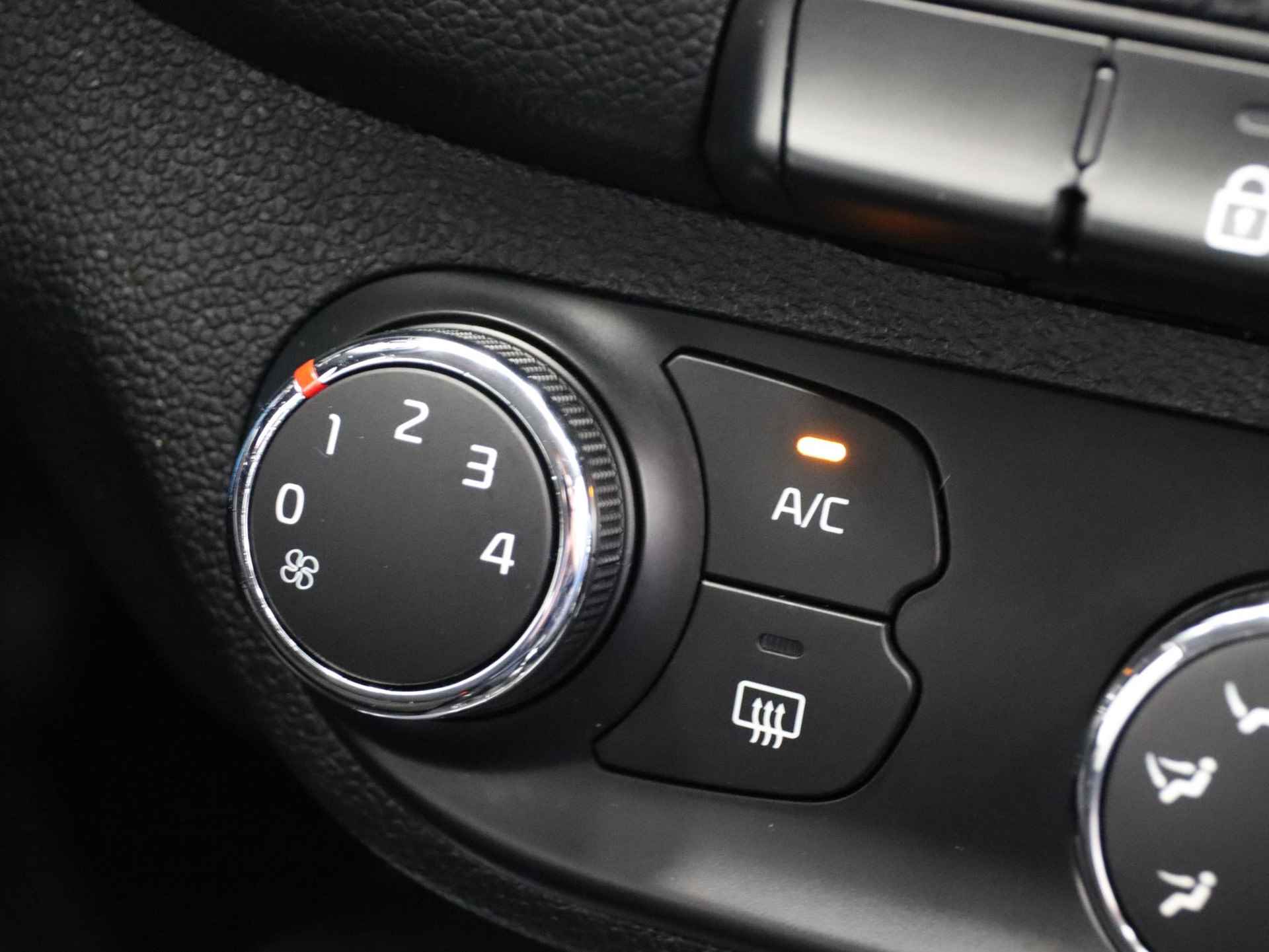 Kia cee'd 1.0 T-GDi First Edition | Navigatie | Camera | Bluetooth | Airco | Cruise control | Parkeersensoren achter | - 21/32
