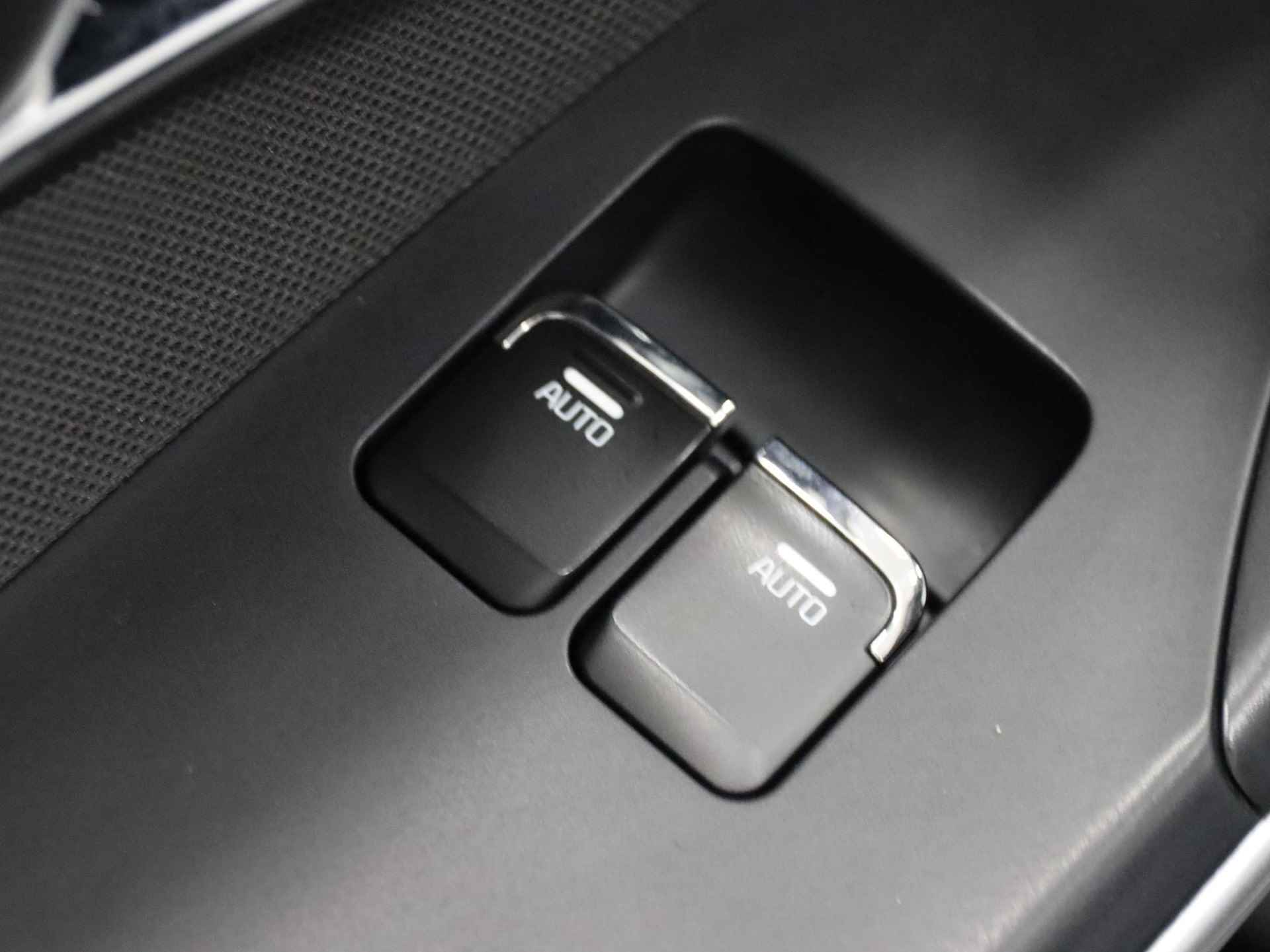 Kia cee'd 1.0 T-GDi First Edition | Navigatie | Camera | Bluetooth | Airco | Cruise control | Parkeersensoren achter | - 26/32