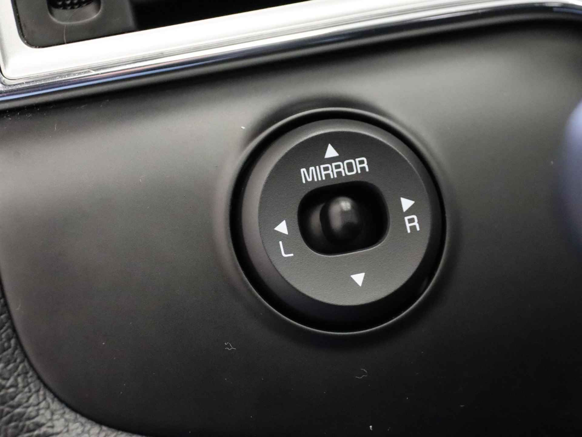 Kia cee'd 1.0 T-GDi First Edition | Navigatie | Camera | Bluetooth | Airco | Cruise control | Parkeersensoren achter | - 27/32