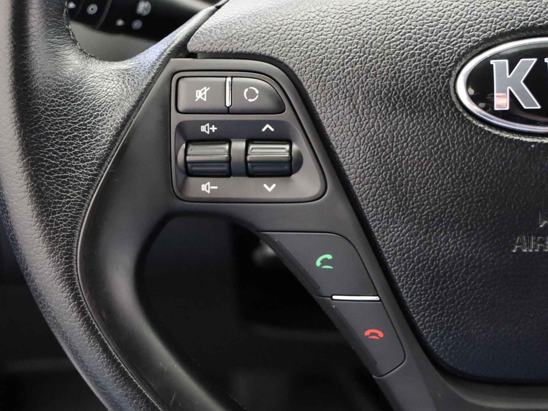 Kia cee'd 1.0 T-GDi First Edition | Navigatie | Camera | Bluetooth | Airco | Cruise control | Parkeersensoren achter | - 30/32