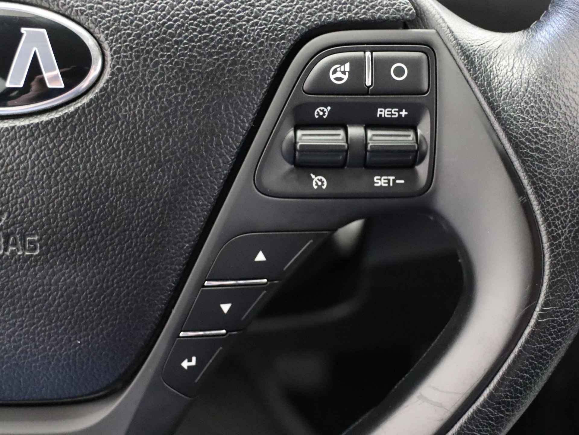 Kia cee'd 1.0 T-GDi First Edition | Navigatie | Camera | Bluetooth | Airco | Cruise control | Parkeersensoren achter | - 31/32