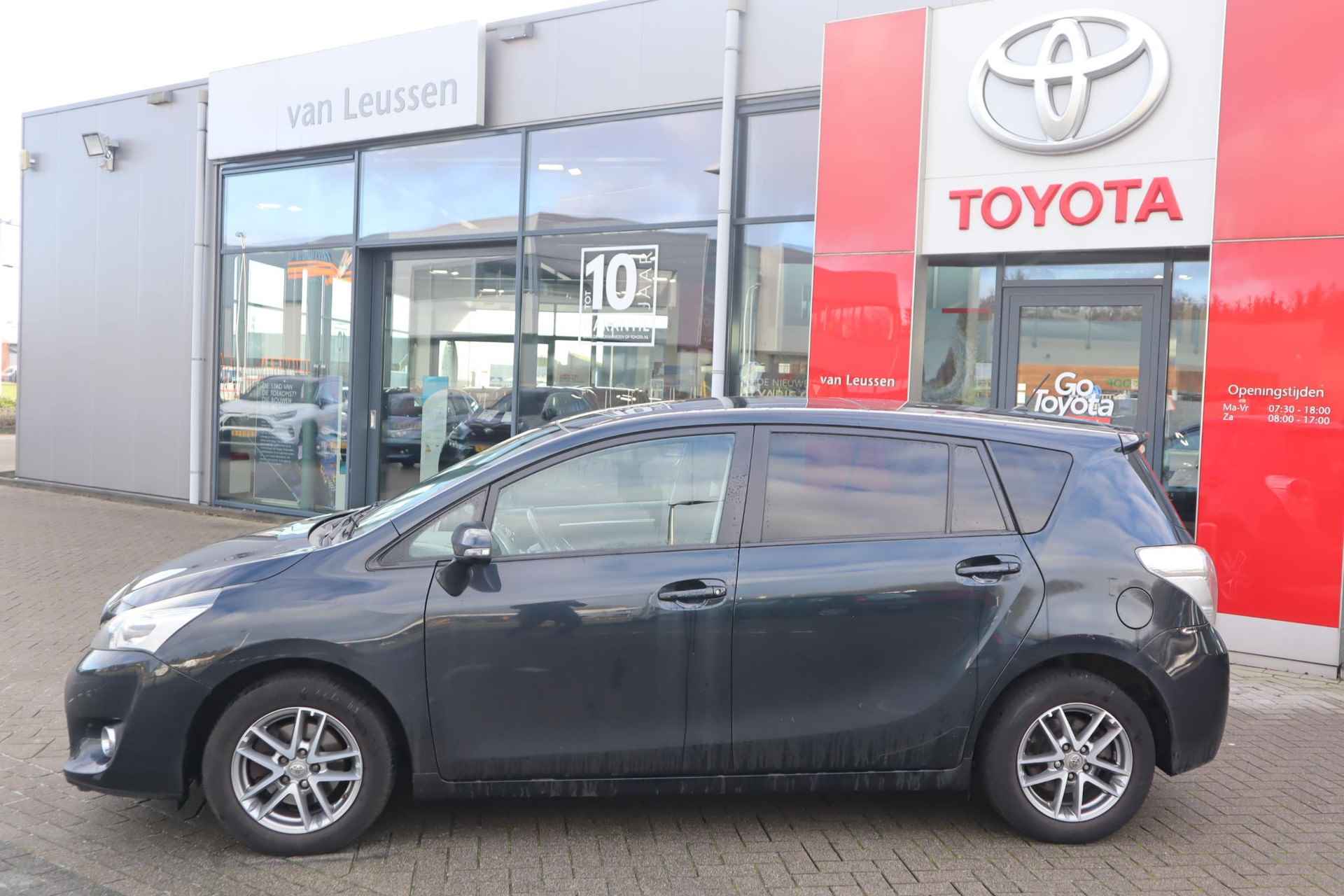 Toyota Verso 1.8 VVT-i ASPIRATION AUTOMAAT NAVI PANODAK TREKHAAK STOELVERWARMING PRIVACY-GLASS LM-VELGEN - 2/36