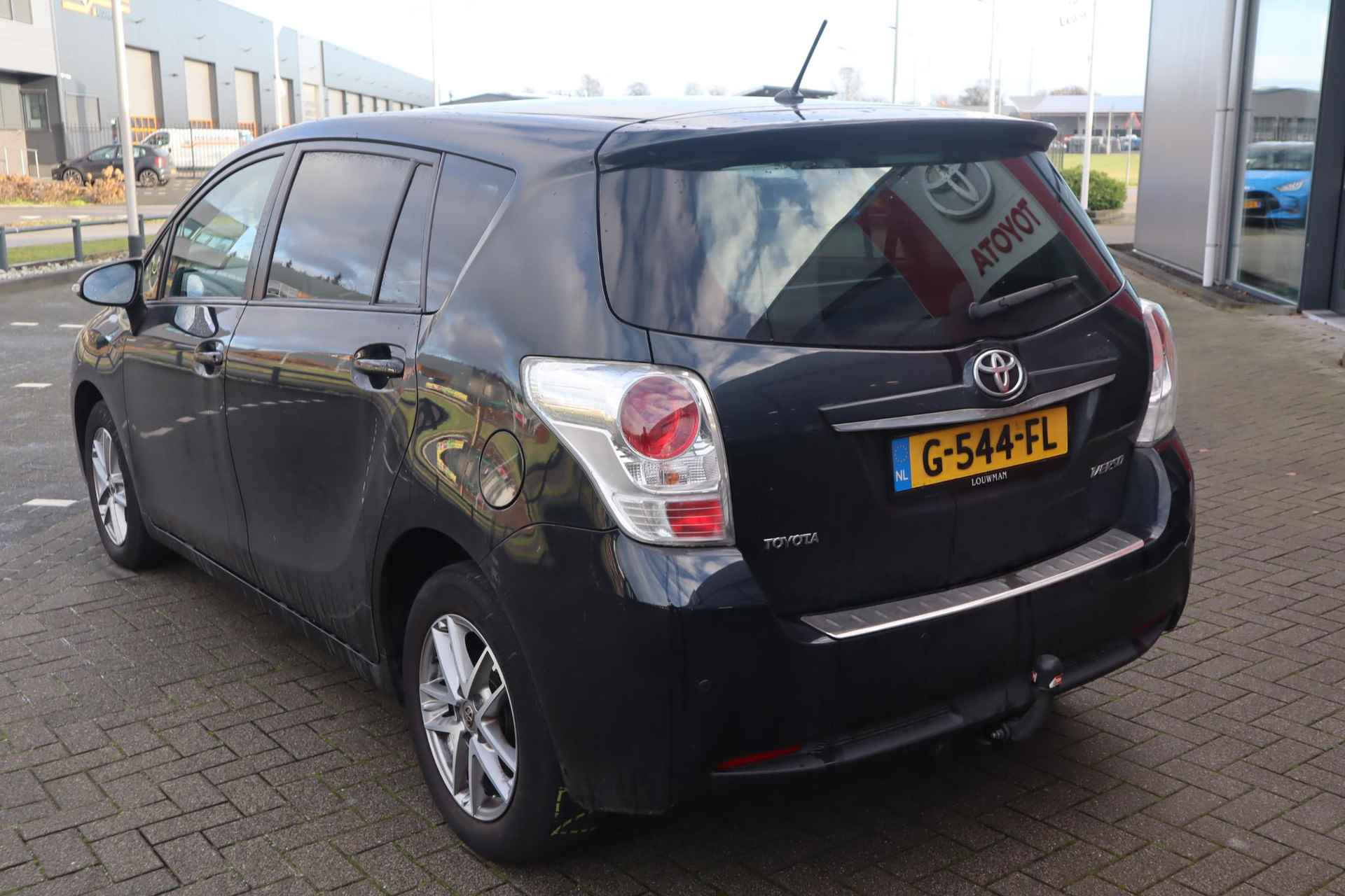 Toyota Verso 1.8 VVT-i ASPIRATION AUTOMAAT NAVI PANODAK TREKHAAK STOELVERWARMING PRIVACY-GLASS LM-VELGEN - 3/36