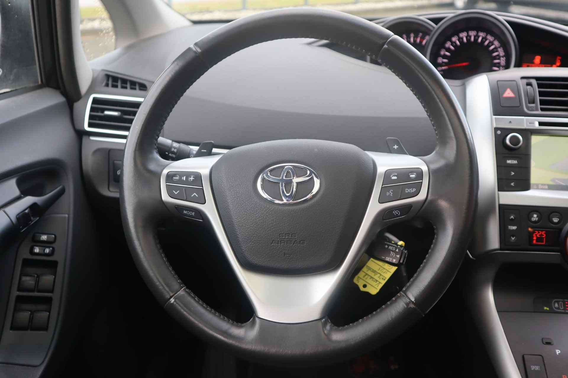 Toyota Verso 1.8 VVT-i ASPIRATION AUTOMAAT NAVI PANODAK TREKHAAK STOELVERWARMING PRIVACY-GLASS LM-VELGEN - 19/36