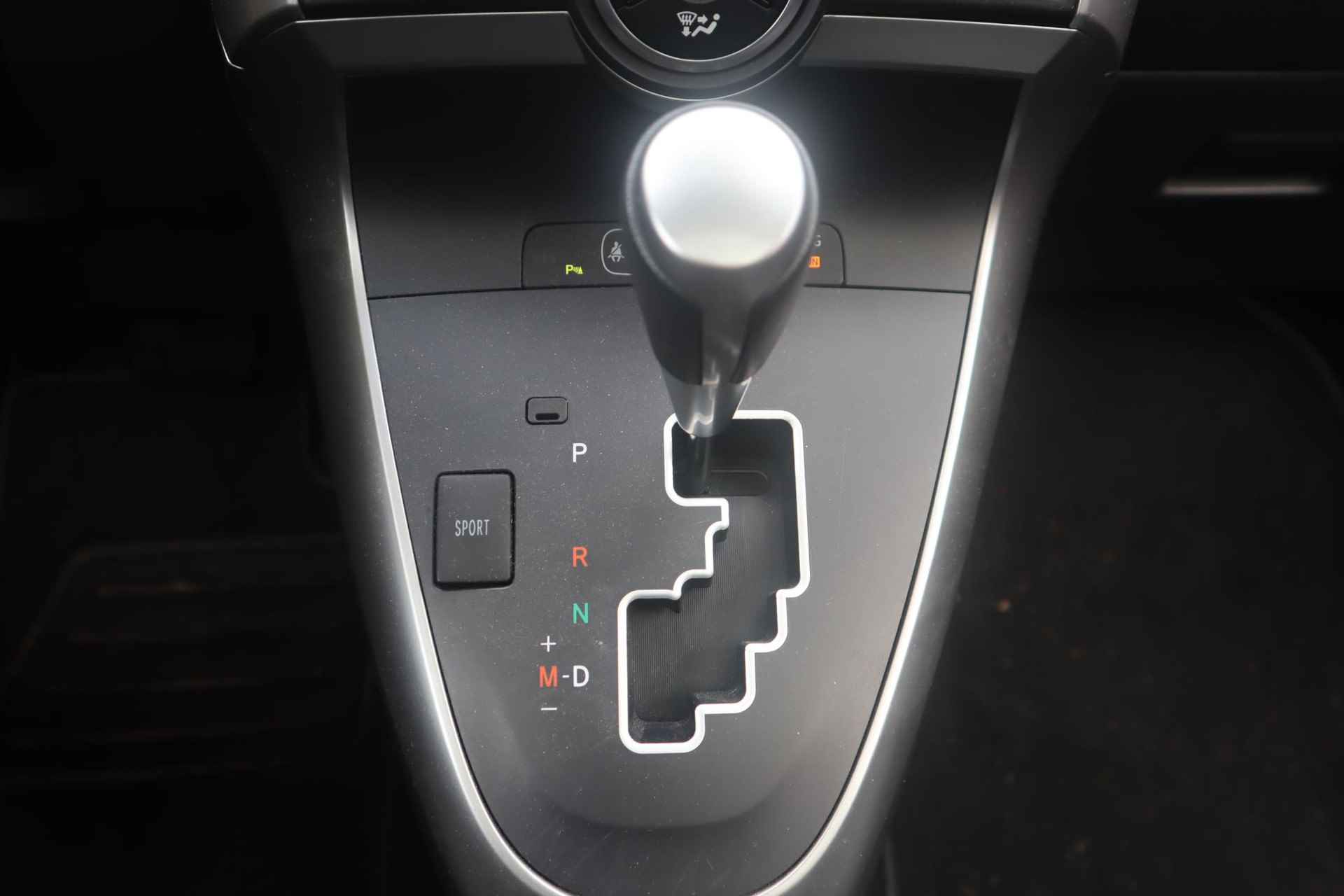 Toyota Verso 1.8 VVT-i ASPIRATION AUTOMAAT NAVI PANODAK TREKHAAK STOELVERWARMING PRIVACY-GLASS LM-VELGEN - 27/36