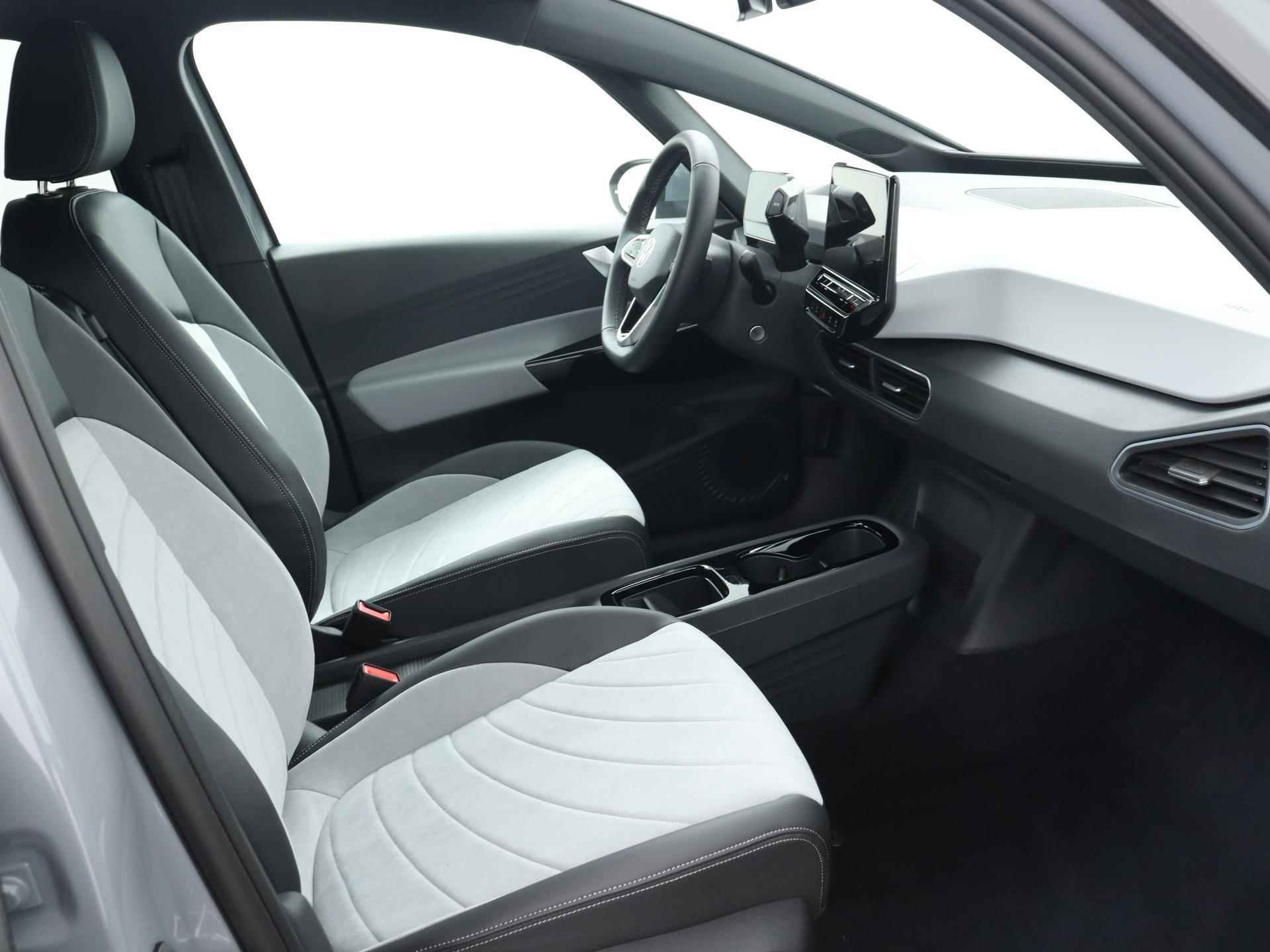 Volkswagen ID.3 Pro Edition 58 kWh | DEMO AUTO | ACHTERUITRIJCAMERA | PARKEER ASSISTENT | PARKEERSENSOREN VOOR + ACHTER | STUURVERWARMING | STOELVERWARMING | WARMTEPOMP | NAVIGATIE | ADAPTIVE CRUISE-CONTROL | APPLE CARPLAY | ANDOID AUTO| - 15/18