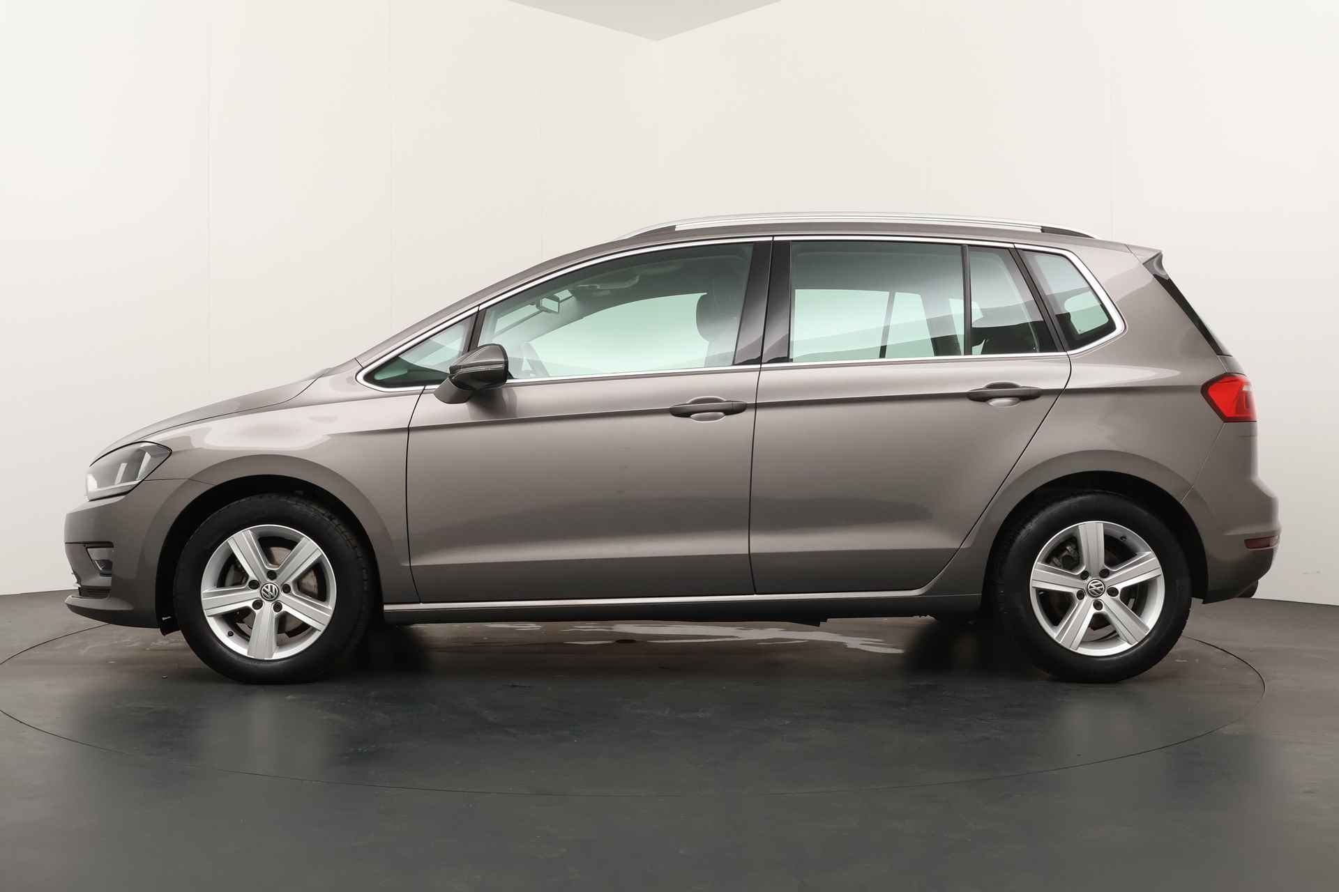 Volkswagen Golf Sportsvan BWJ 2014 1.2 TSI 111 PK Highline NAVI / CLIMA / CRUISE / CAMERA / LICHT SENSOR / 6-BAK - 12/31