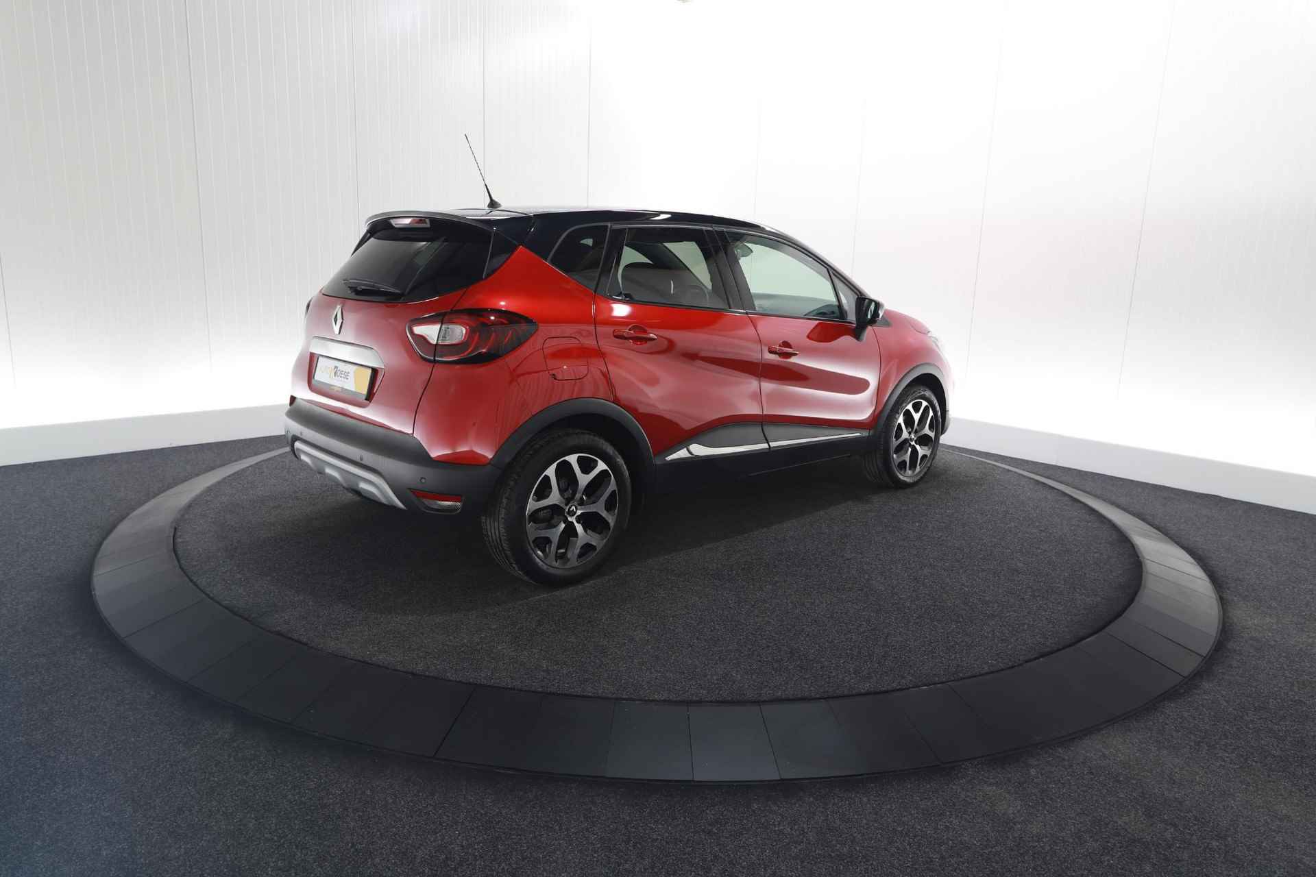 Renault Captur TCe 90 Intens | Parkeersensoren | Navigatie | Climate Control | 17 Inch Lichtmetalen Velgen - 5/62