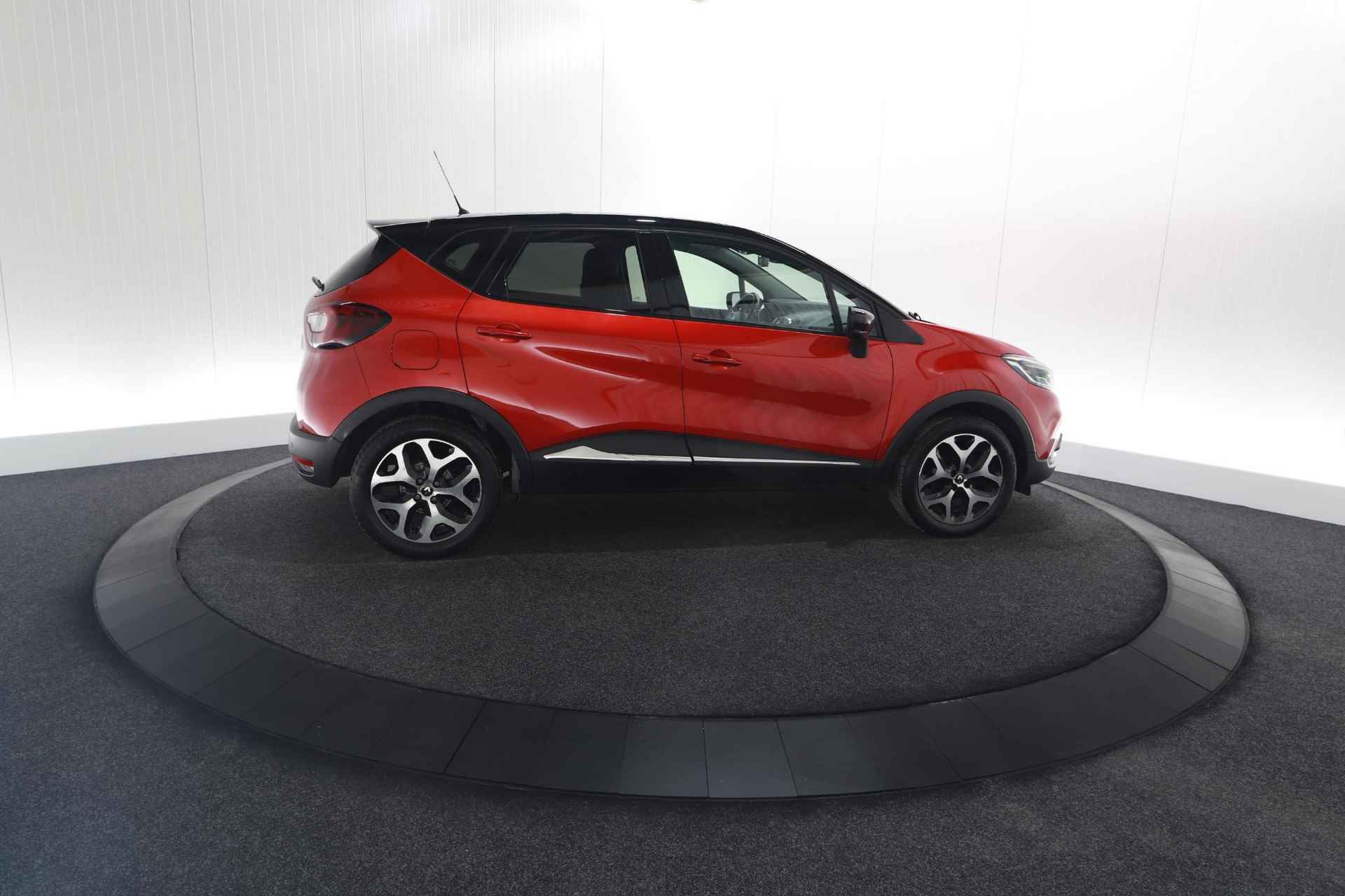 Renault Captur TCe 90 Intens | Parkeersensoren | Navigatie | Climate Control | 17 Inch Lichtmetalen Velgen - 8/62