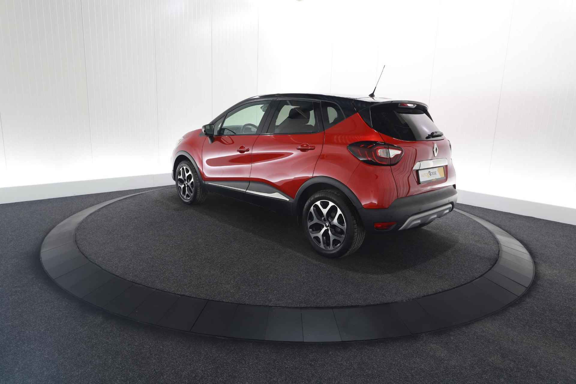 Renault Captur TCe 90 Intens | Parkeersensoren | Navigatie | Climate Control | 17 Inch Lichtmetalen Velgen - 12/62