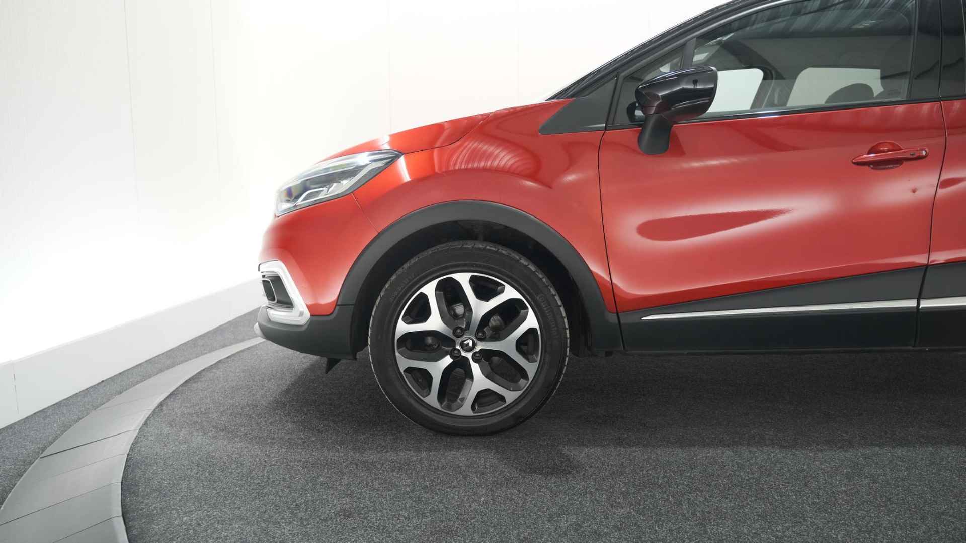 Renault Captur TCe 90 Intens | Parkeersensoren | Navigatie | Climate Control | 17 Inch Lichtmetalen Velgen - 16/62