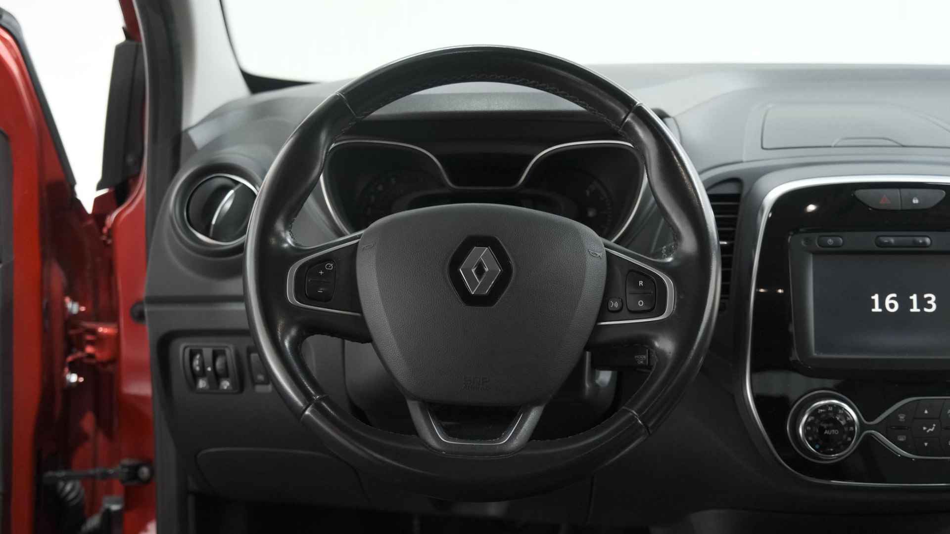 Renault Captur TCe 90 Intens | Parkeersensoren | Navigatie | Climate Control | 17 Inch Lichtmetalen Velgen - 28/62