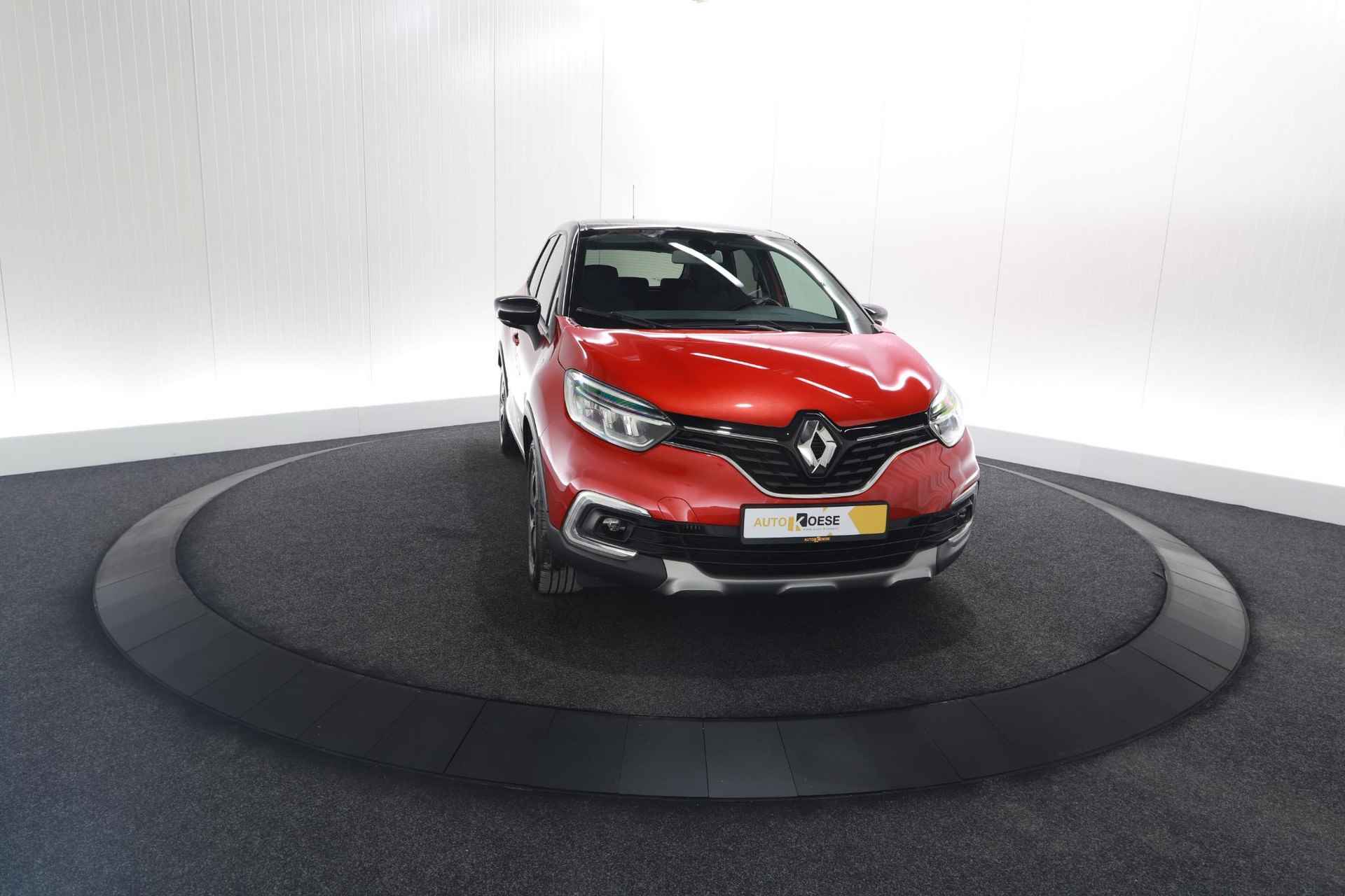 Renault Captur TCe 90 Intens | Parkeersensoren | Navigatie | Climate Control | 17 Inch Lichtmetalen Velgen - 60/62