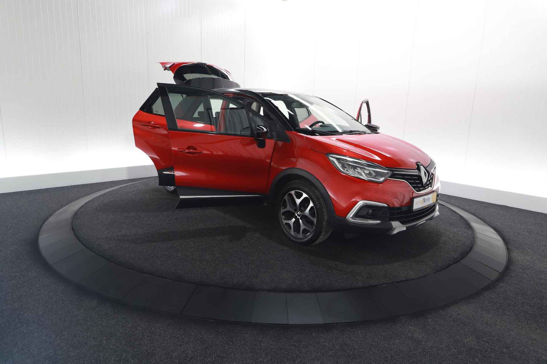 Renault Captur TCe 90 Intens | Parkeersensoren | Navigatie | Climate Control | 17 Inch Lichtmetalen Velgen - 61/62