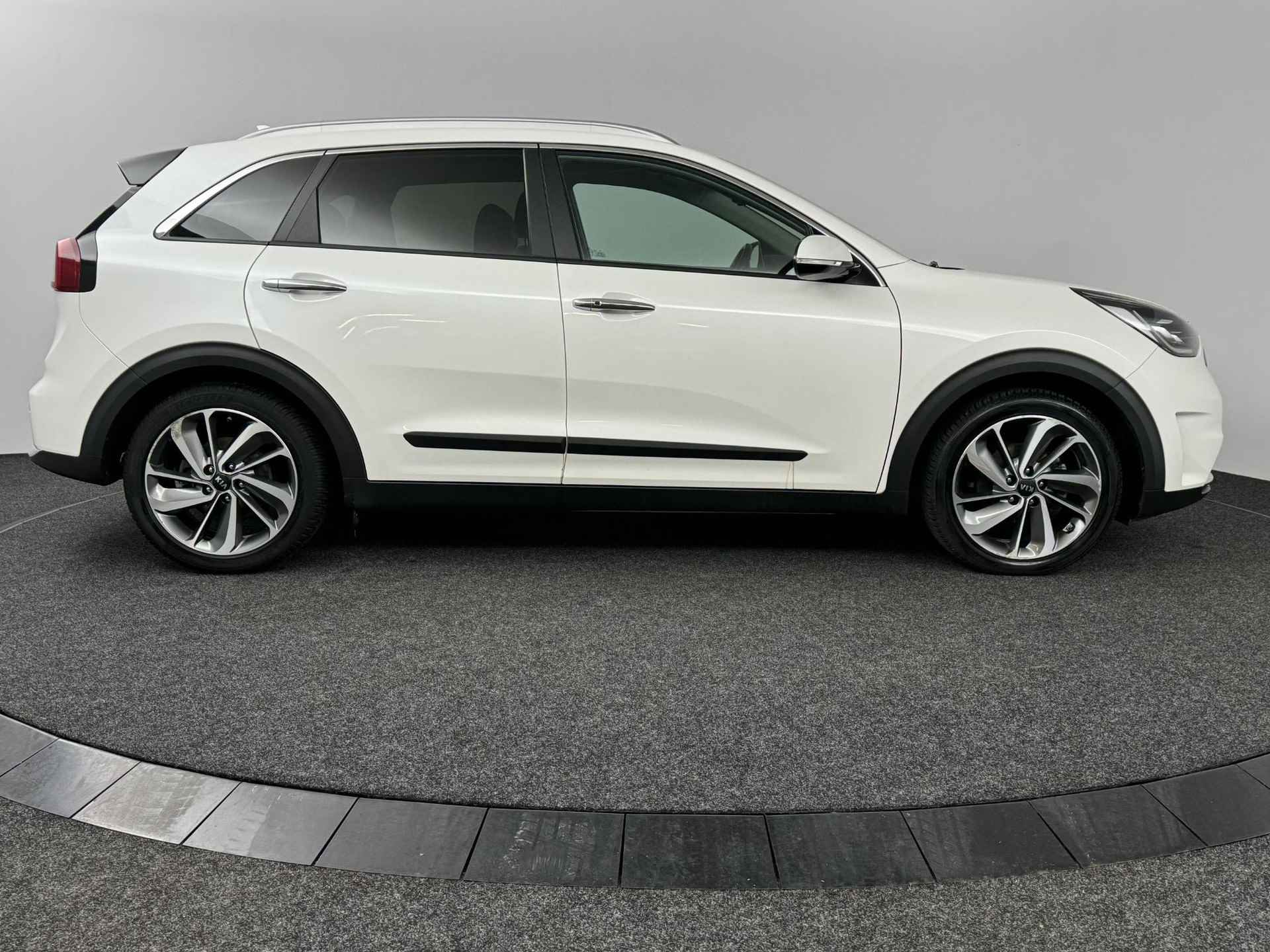 Kia Niro 1.6 GDi Hybrid ExecutiveLine | Trekhaak | Navi | Clima | Leder | Cruise | Keyless | LM velgen 18" | Apple Carplay/Android Auto - 10/50