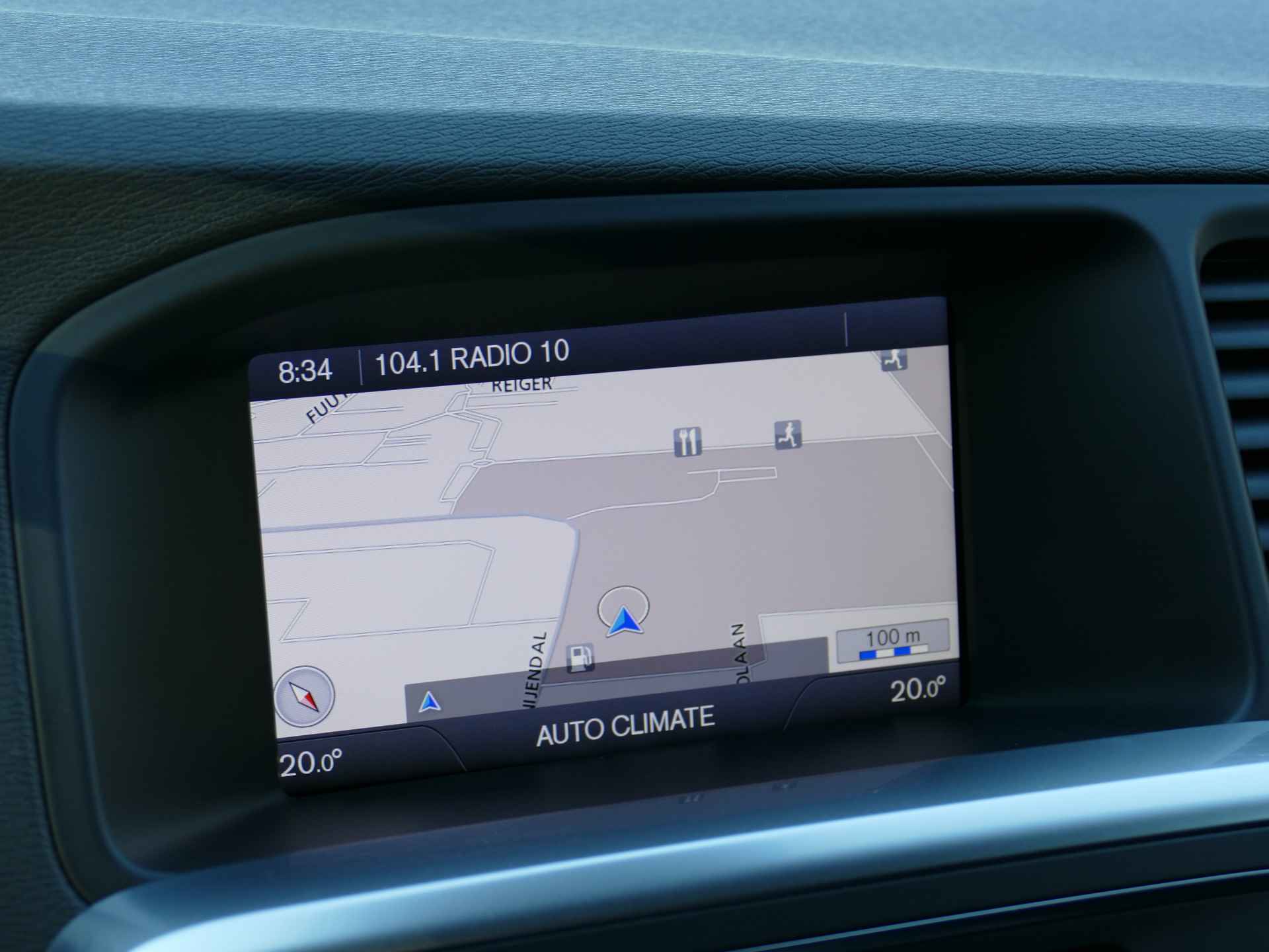 Volvo V60 T3 Kinetic Navi / Bluetooth / 18'' / Parkeersensoren achter - 18/24
