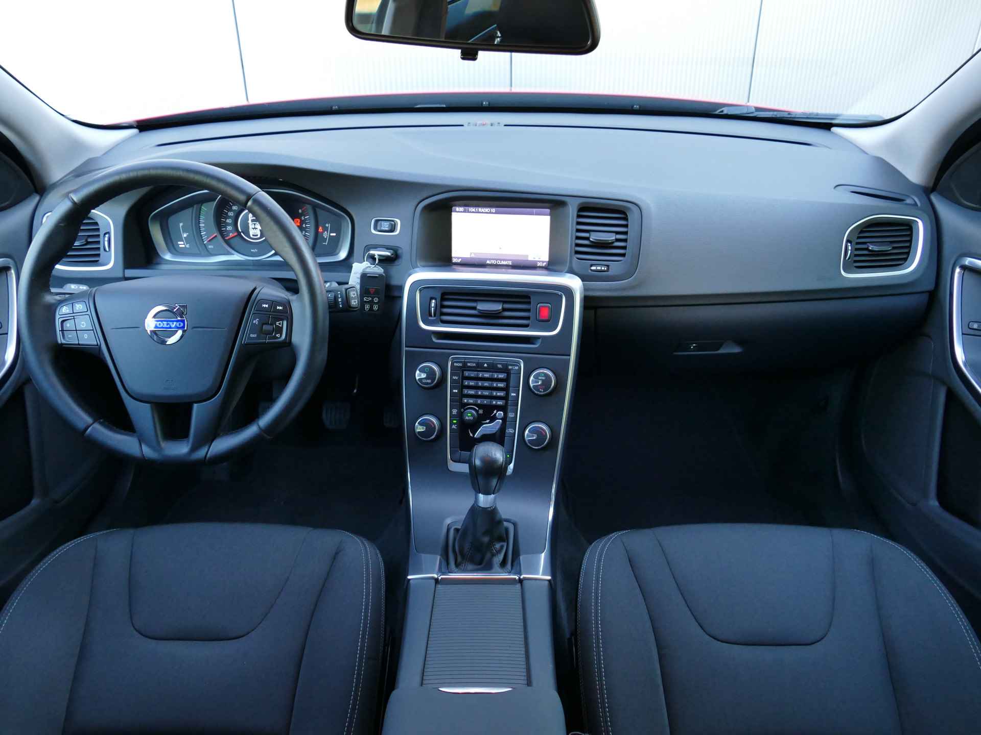 Volvo V60 T3 Kinetic Navi / Bluetooth / 18'' / Parkeersensoren achter - 20/24