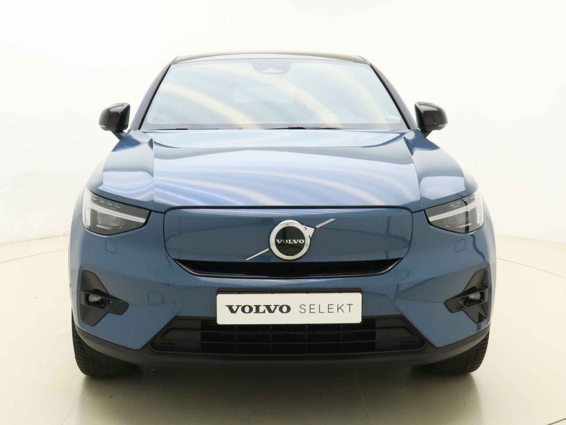 Volvo C40 Extended Range Ultimate 82 kWh / 20'' / Nubuck / Donker glas / Elektr. Stoelen / Panoramadak / H&K Audio / Stoel + Stuurw. Verwarming / - 4/41