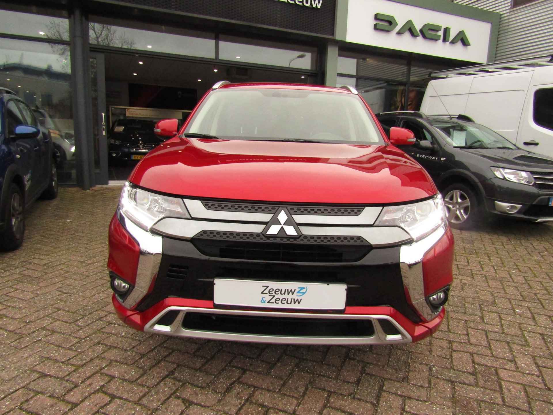 Mitsubishi Outlander 2.4 PHEV Intense+ | LMV | 1500 kg Trekgewicht | Camera | Clima | - 3/31