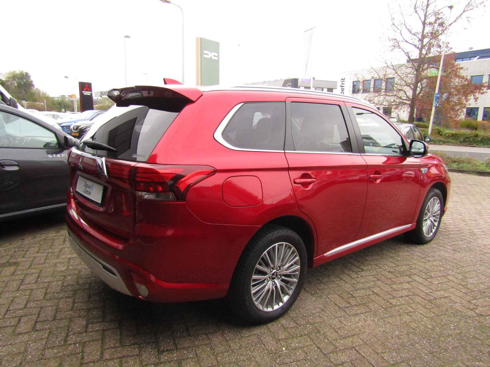 Mitsubishi Outlander 2.4 PHEV Intense+ | LMV | 1500 kg Trekgewicht | Camera | Clima | - 6/31