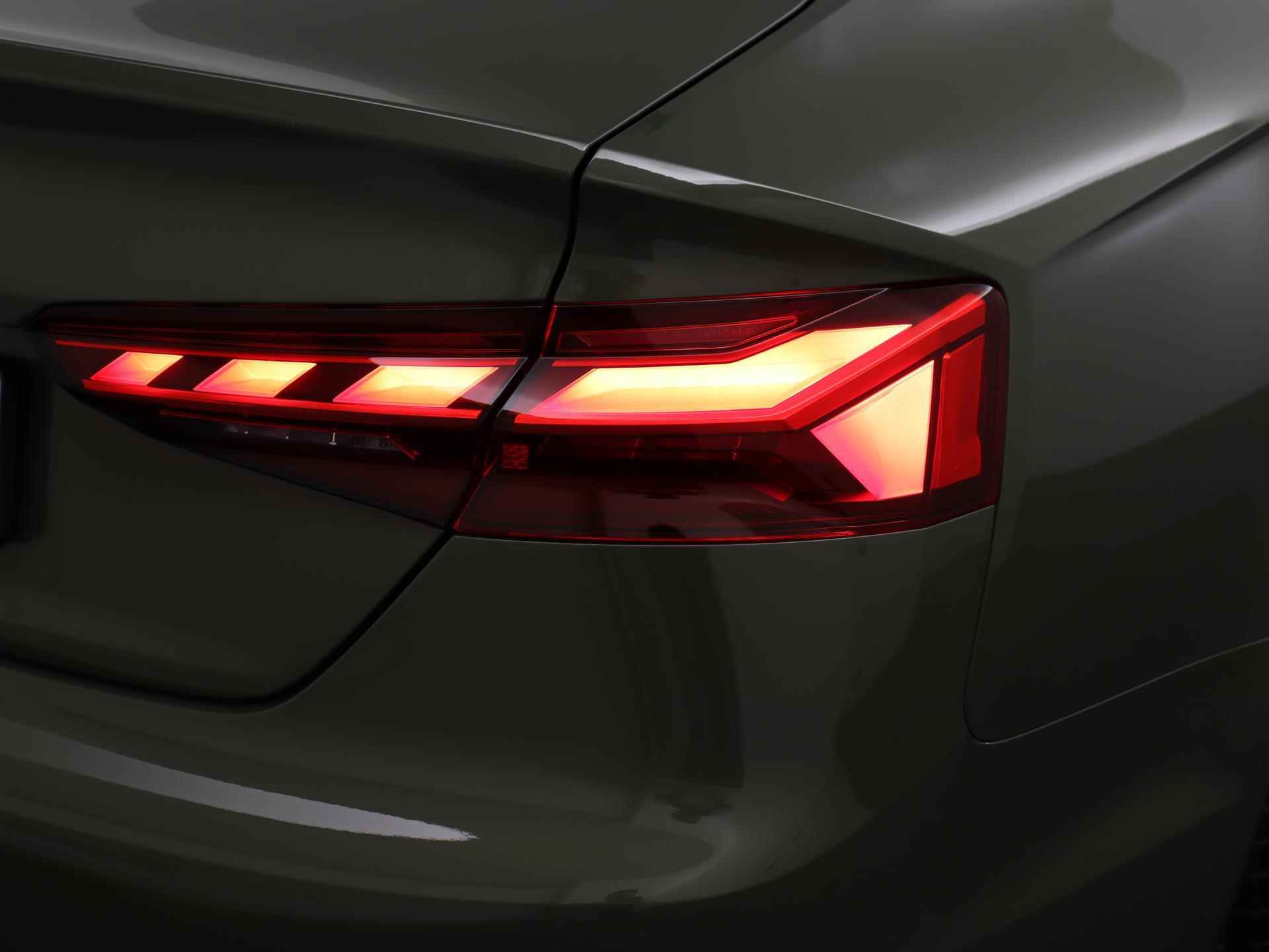 Audi A5 Sportback S edition Competition 35 TFSI 150 pk | Panoramadak | Parkeerhulp + | Optiekpakket zwart + | Spiegelkappen zwart | Verwarmbare voorstoelen - 12/54
