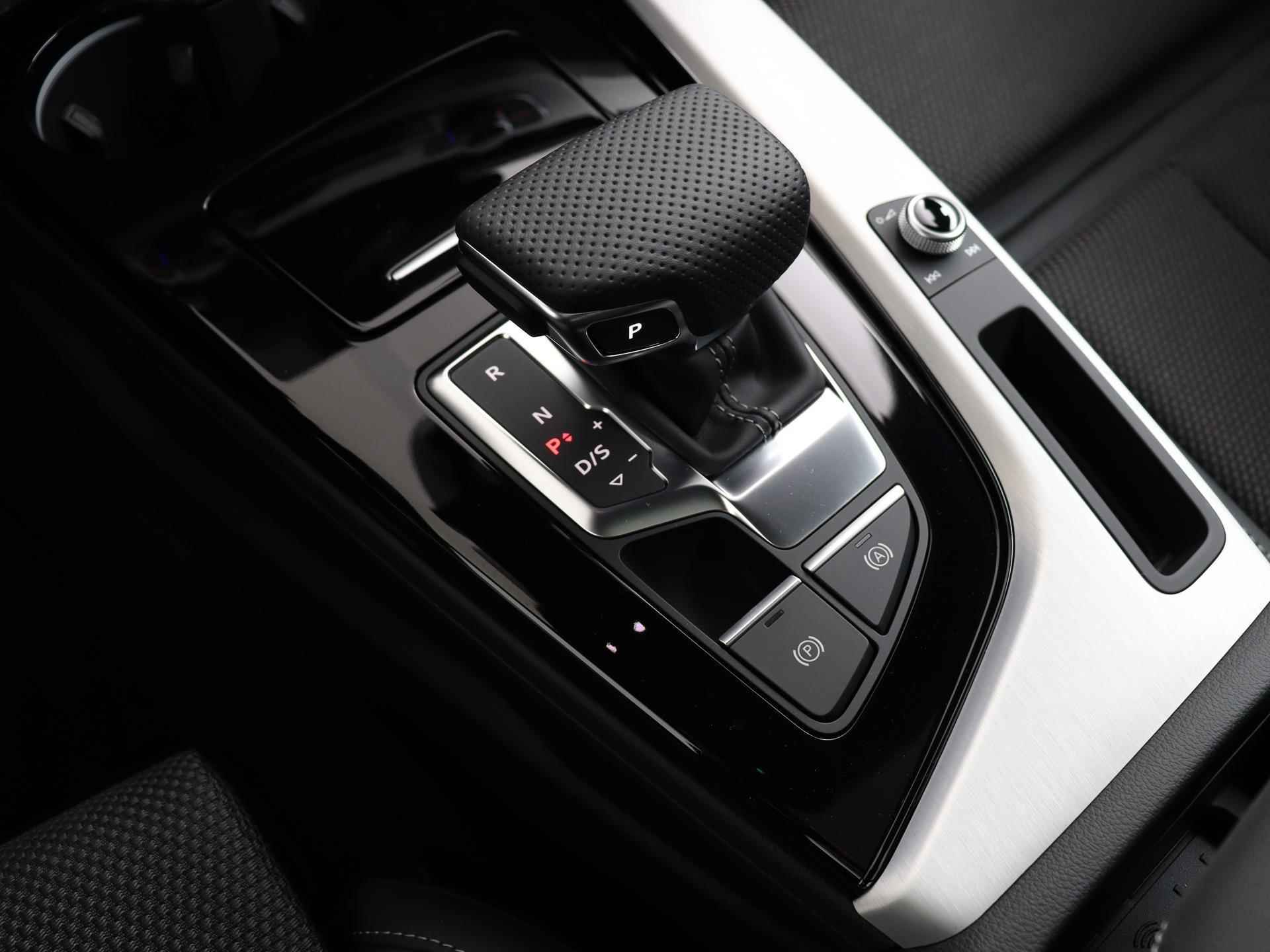 Audi A5 Sportback S edition Competition 35 TFSI 150 pk | Panoramadak | Parkeerhulp + | Optiekpakket zwart + | Spiegelkappen zwart | Verwarmbare voorstoelen - 51/54