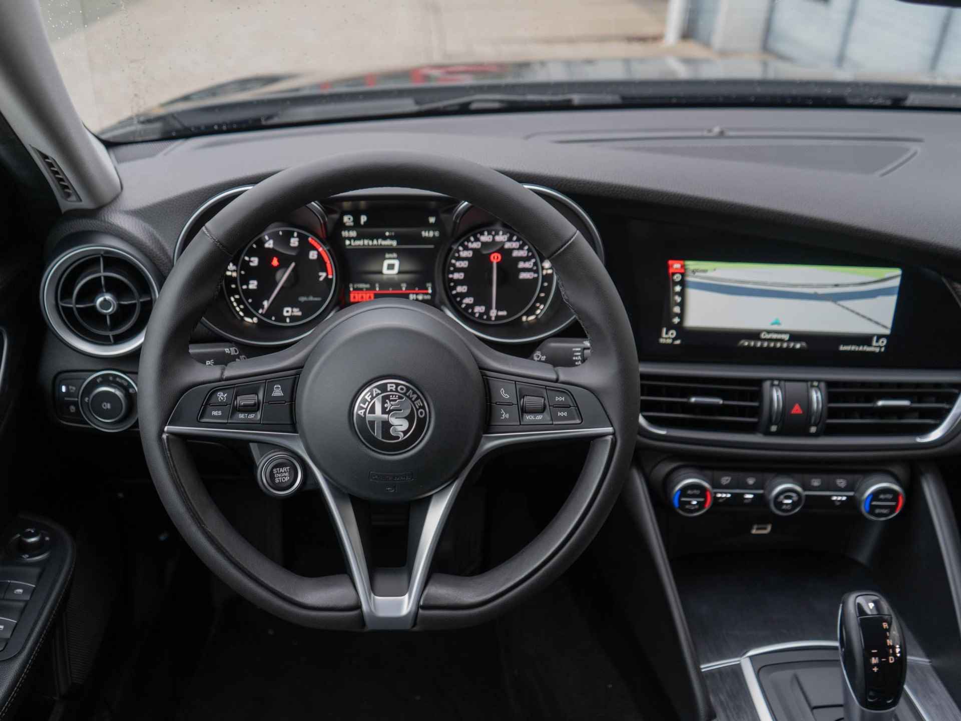 Alfa Romeo Giulia 2.0 Turbo Aut. 200pk Super | Navi | Camera | 18" | Apple Carplay | Stoel-/stuur Verwarming | Premium HiFi | Xenon - 3/37