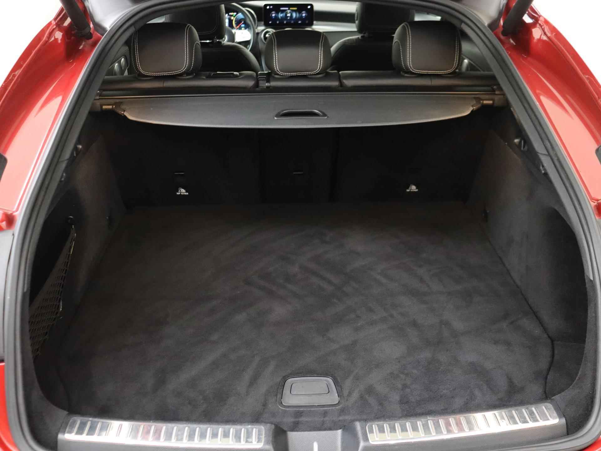 Mercedes-Benz GLC-klasse Coupé 300e 4MATIC Premium Plus /AMG /Schuifdak / Burmester/ Distronic/ Memory stoelen/ Designo Leder/ 20 Inch - 33/36